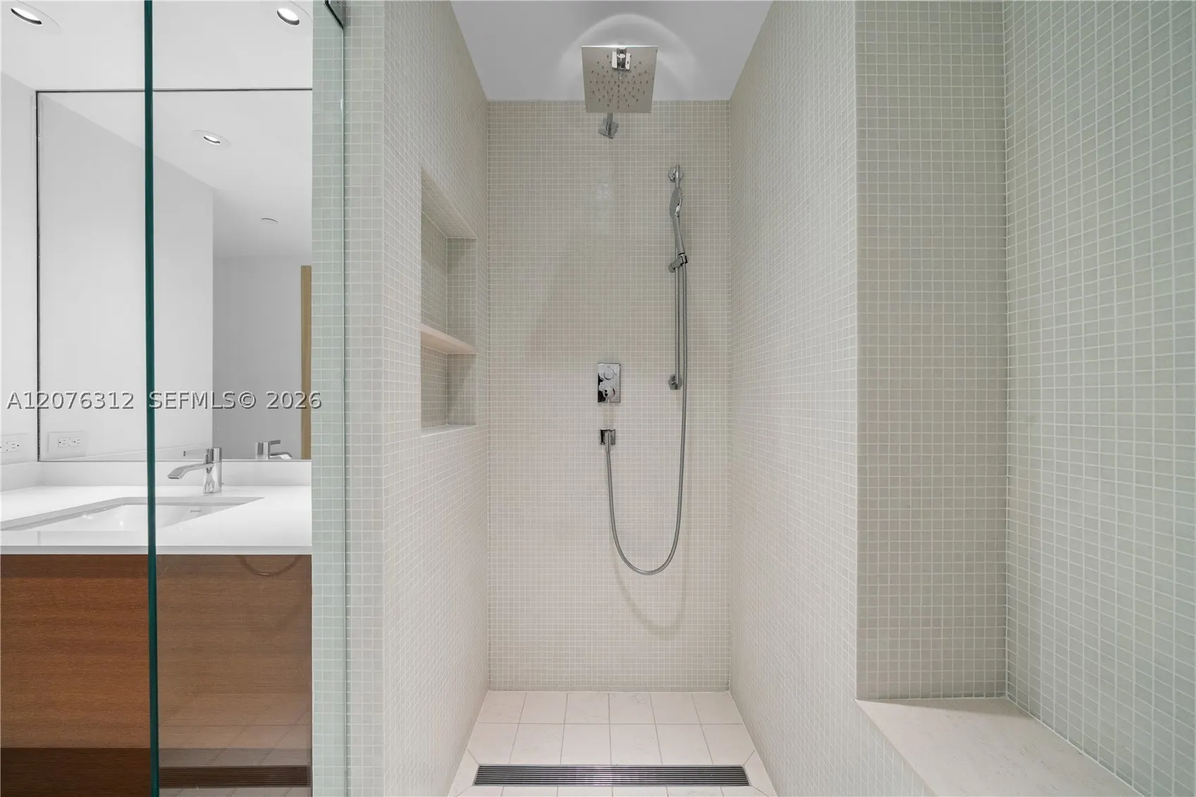 9999 Collins Ave #3F