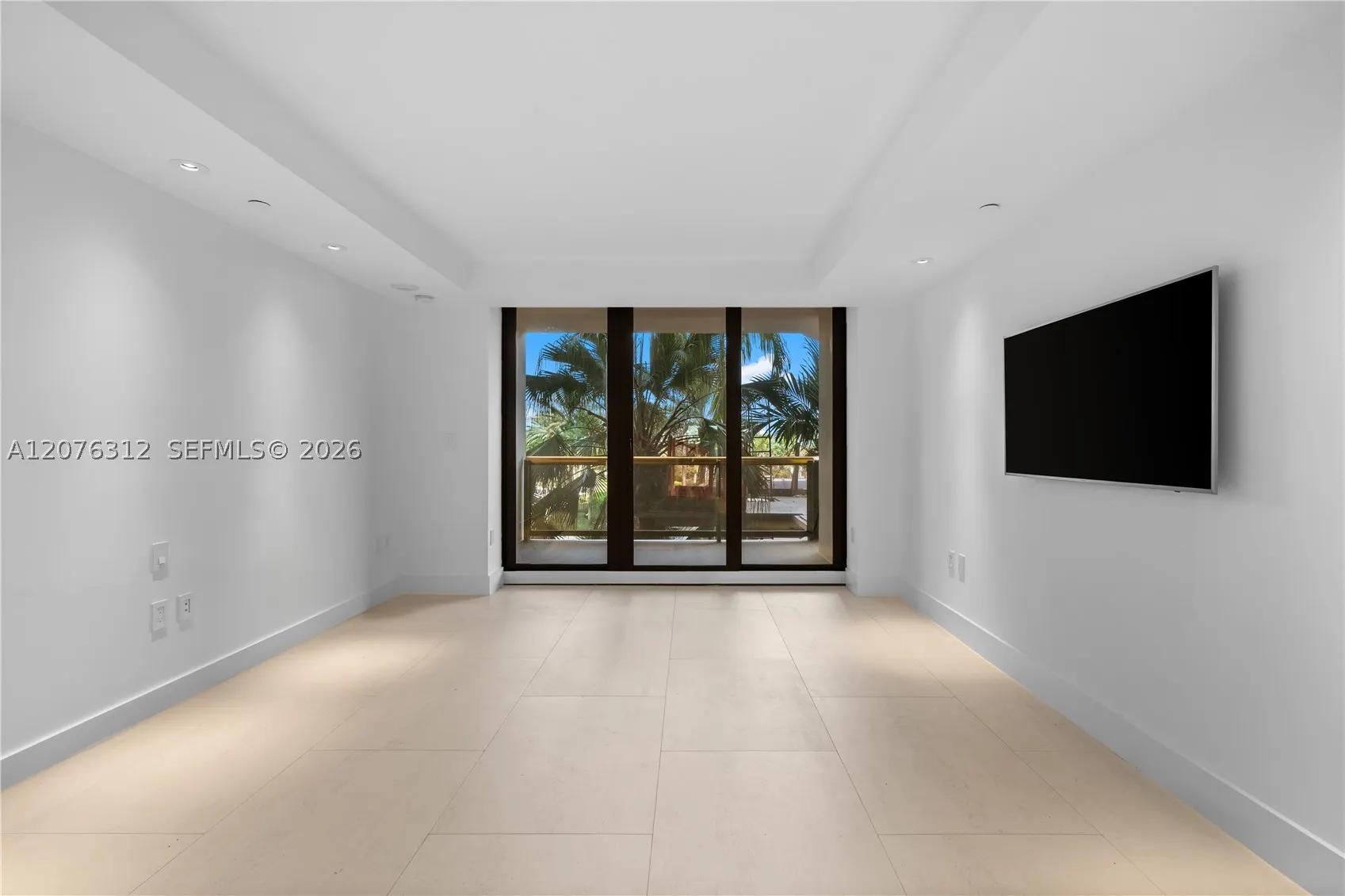 9999 Collins Ave #3F