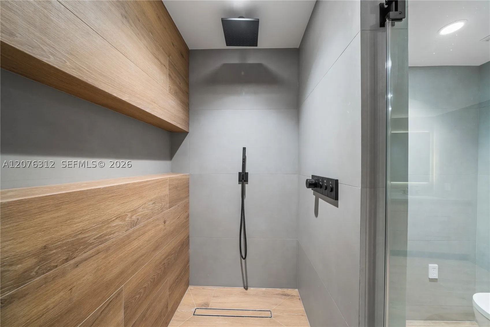 9999 Collins Ave #3F