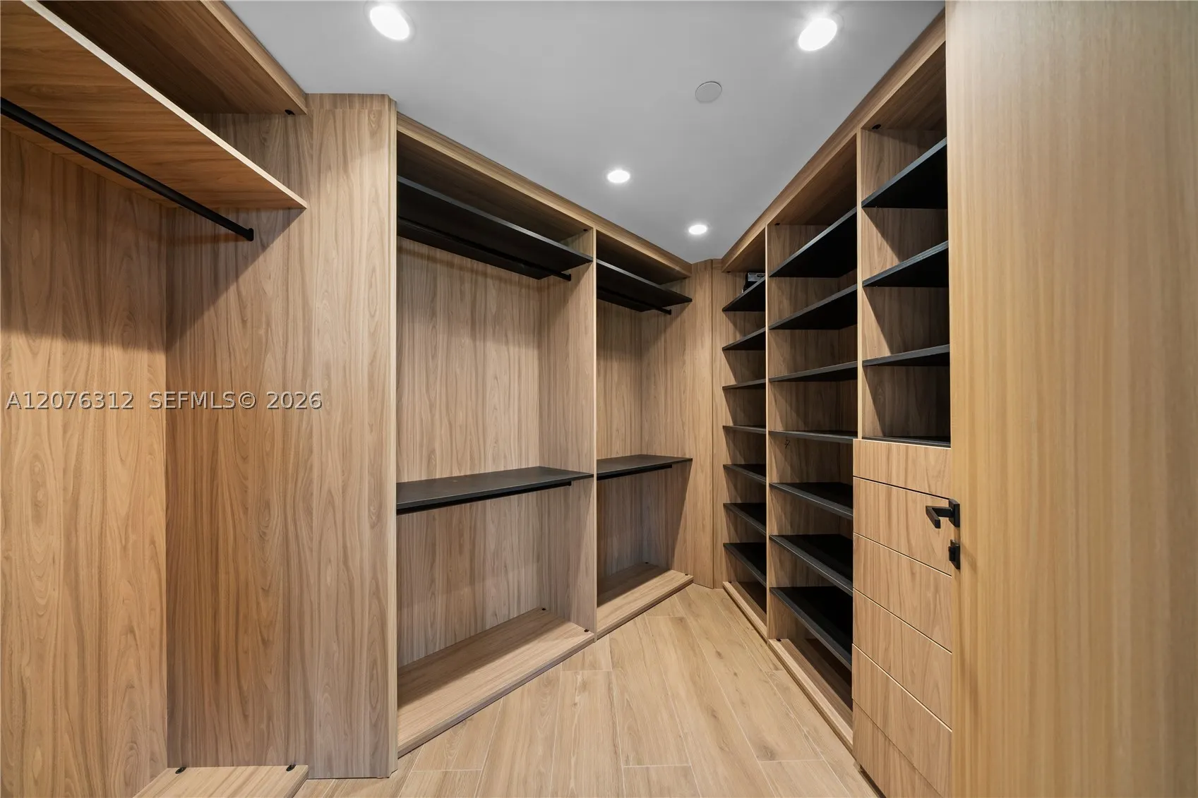 9999 Collins Ave #3F