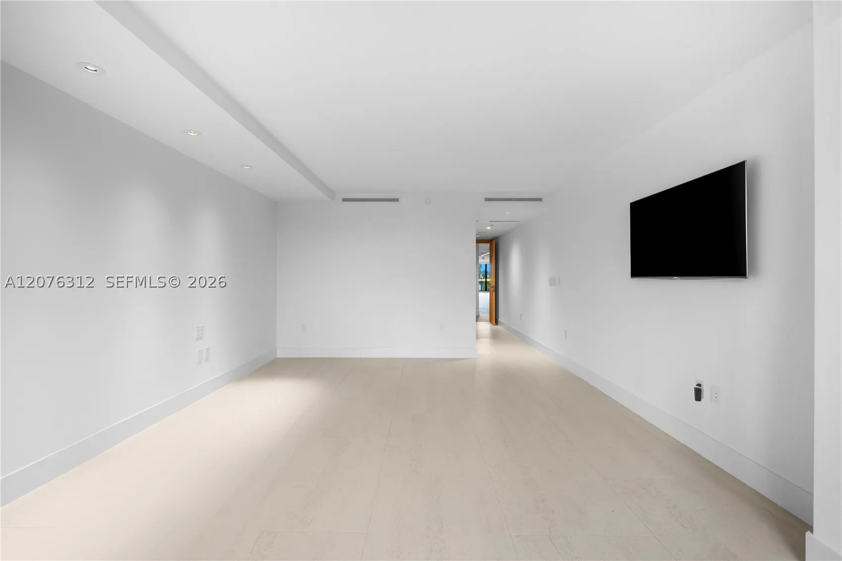 9999 Collins Ave #3F