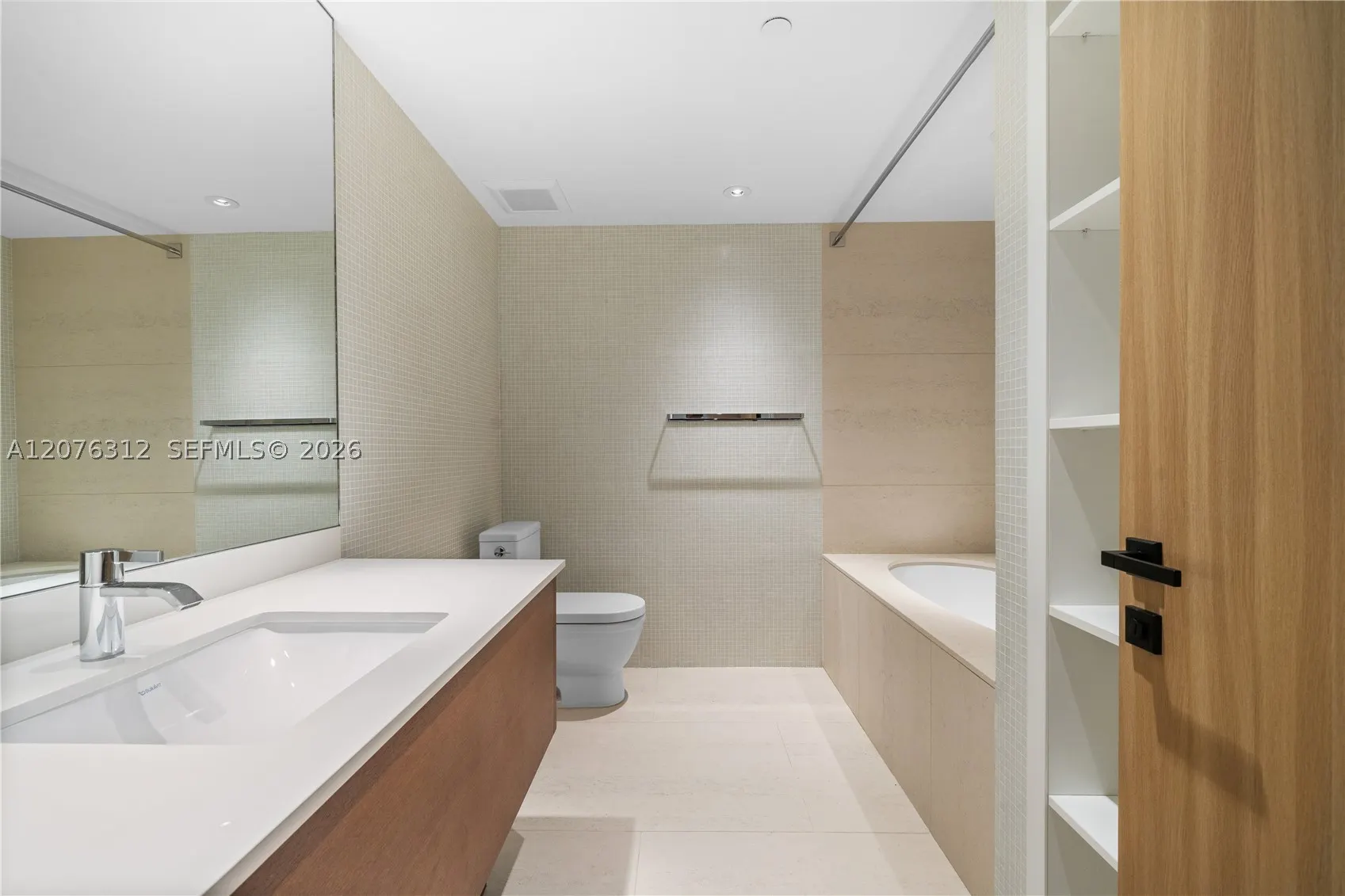 9999 Collins Ave #3F