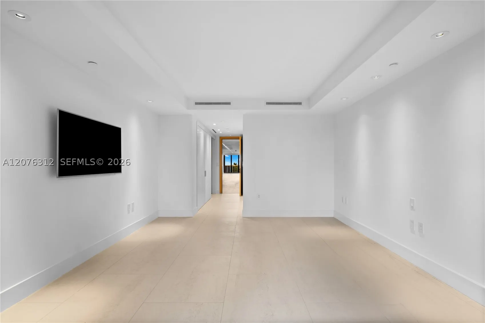 9999 Collins Ave #3F