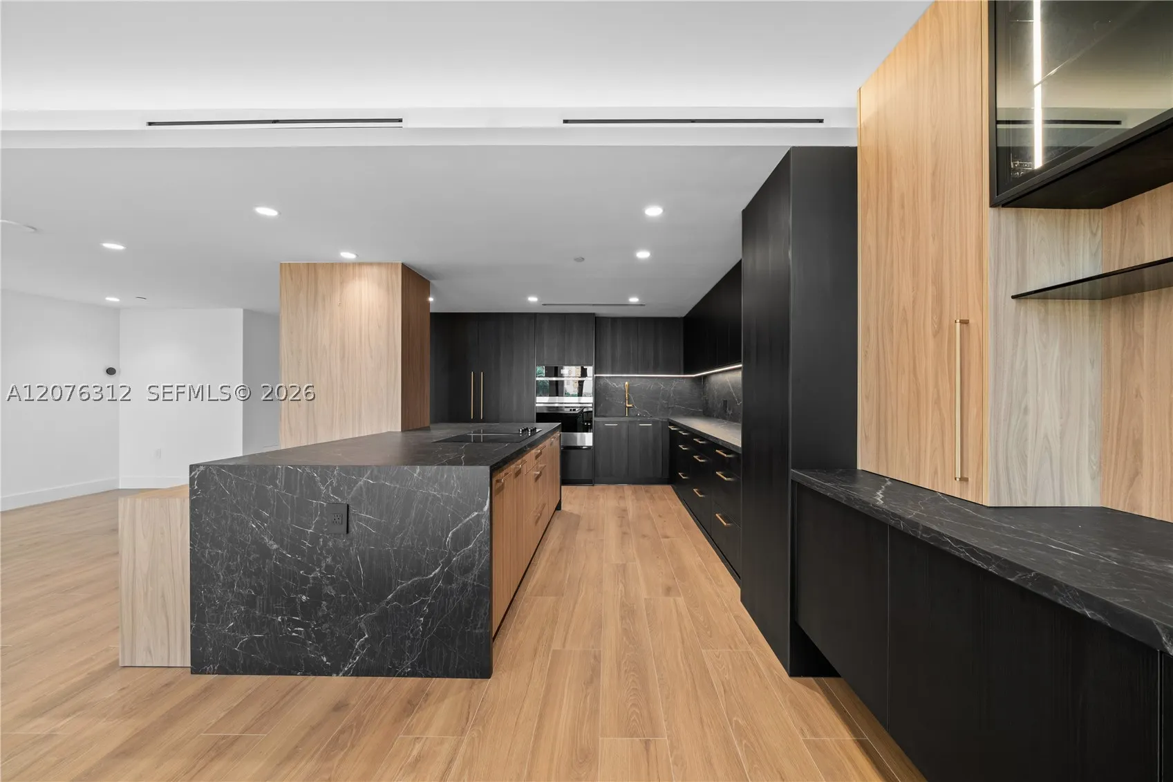 9999 Collins Ave #3F