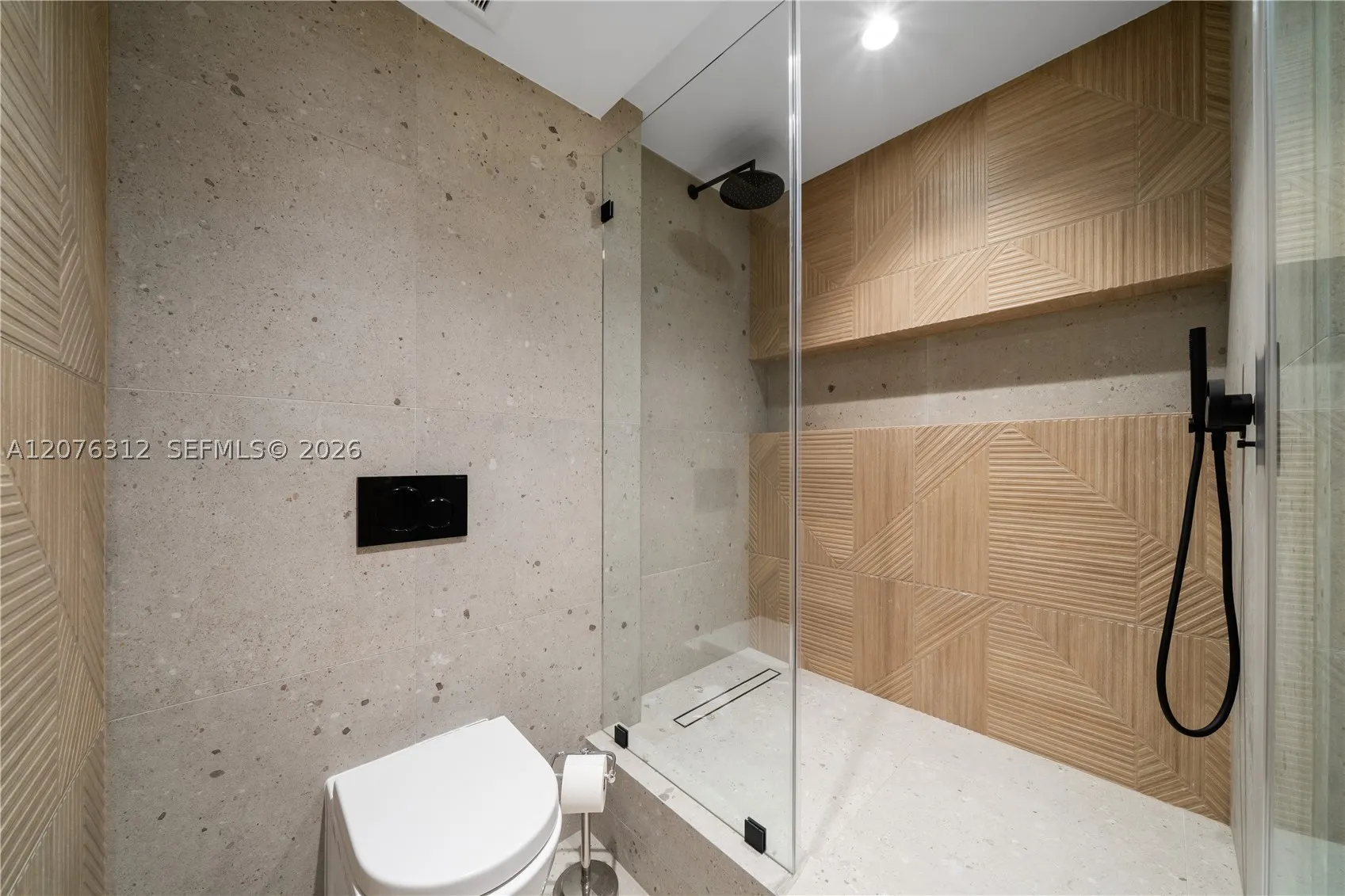 9999 Collins Ave #3F