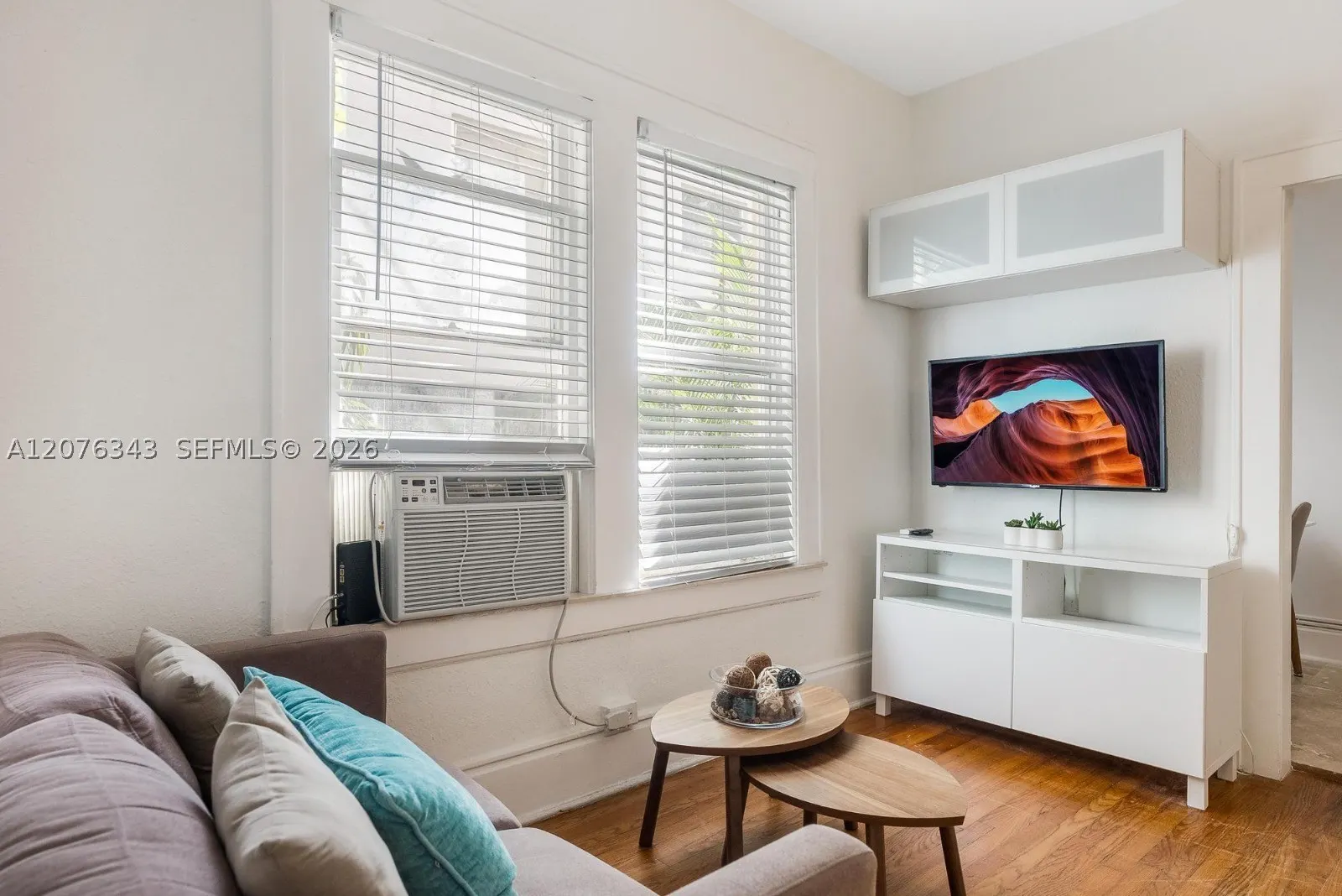 124 Mendoza Ave #4