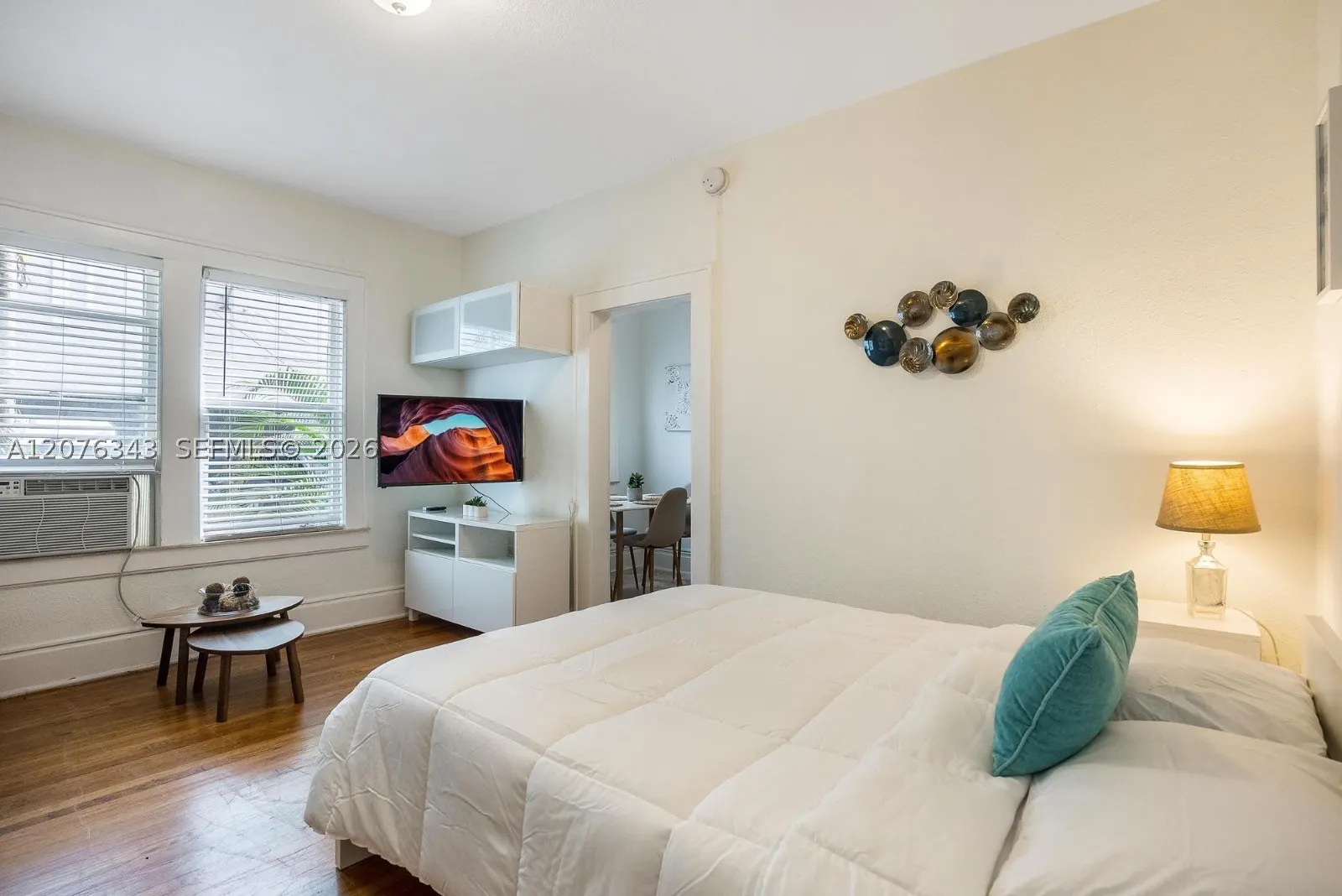124 Mendoza Ave #4