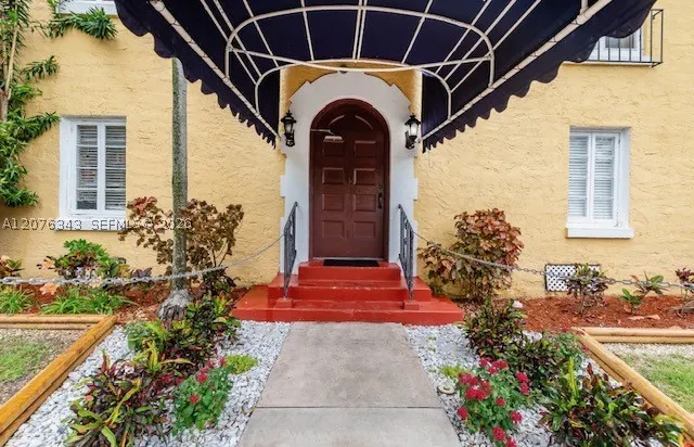 124 Mendoza Ave #4