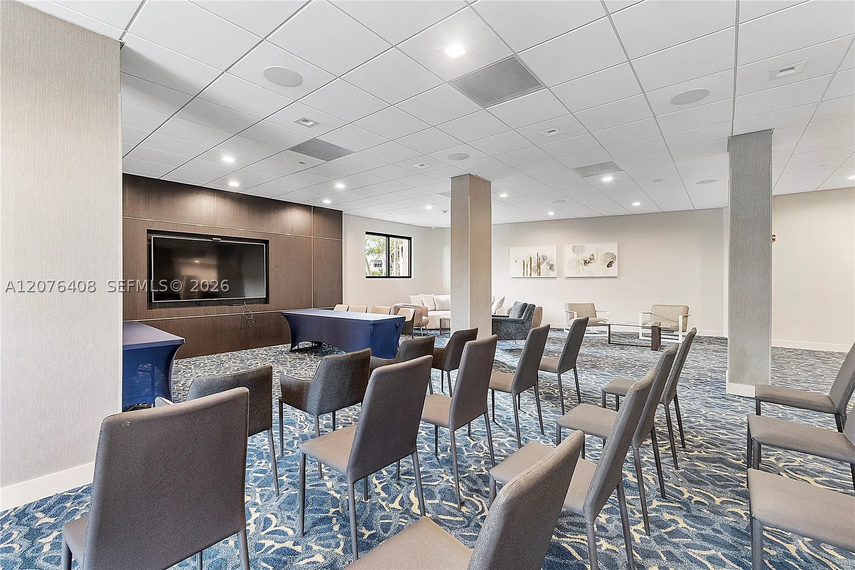90 Edgewater Dr #104