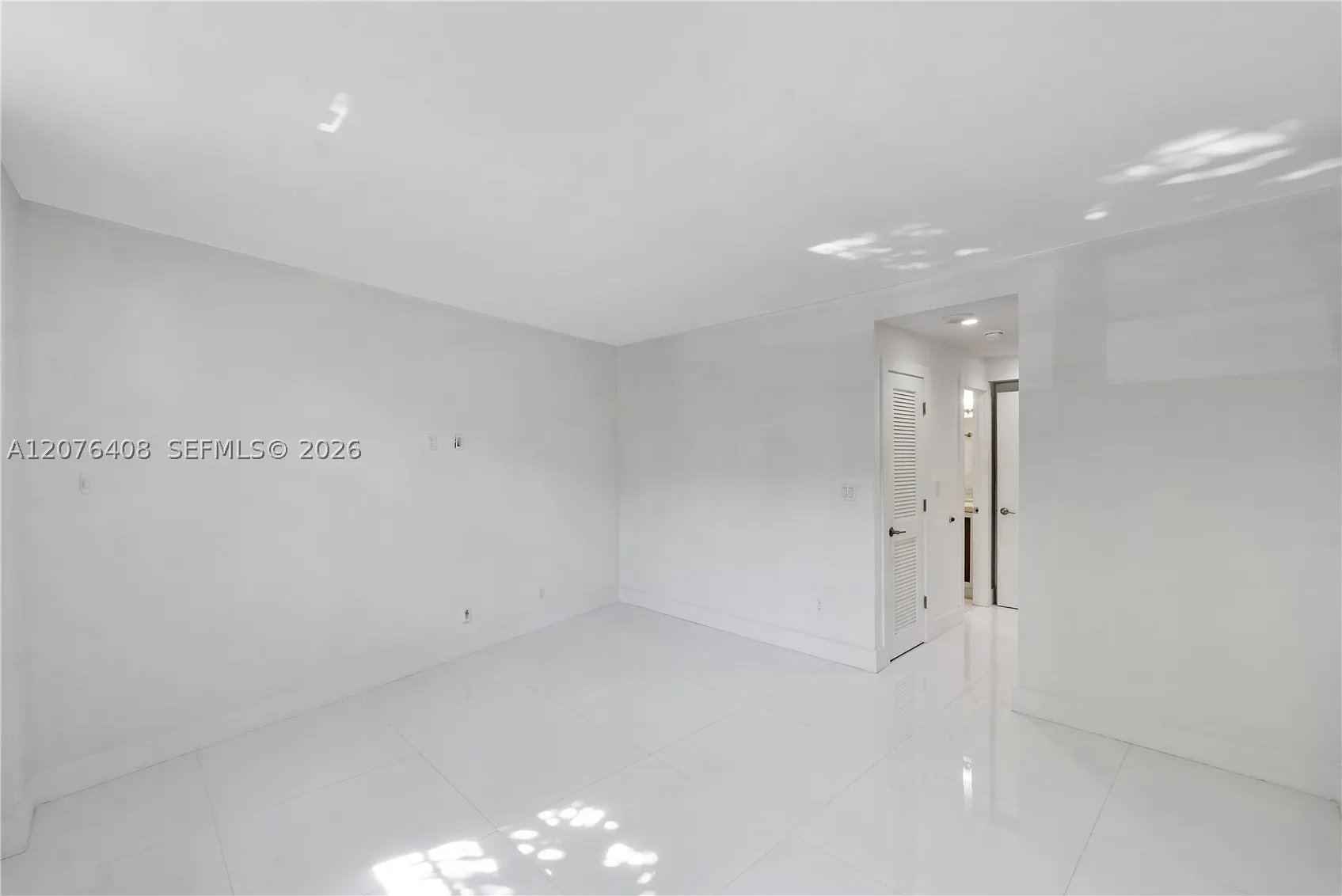 90 Edgewater Dr #104