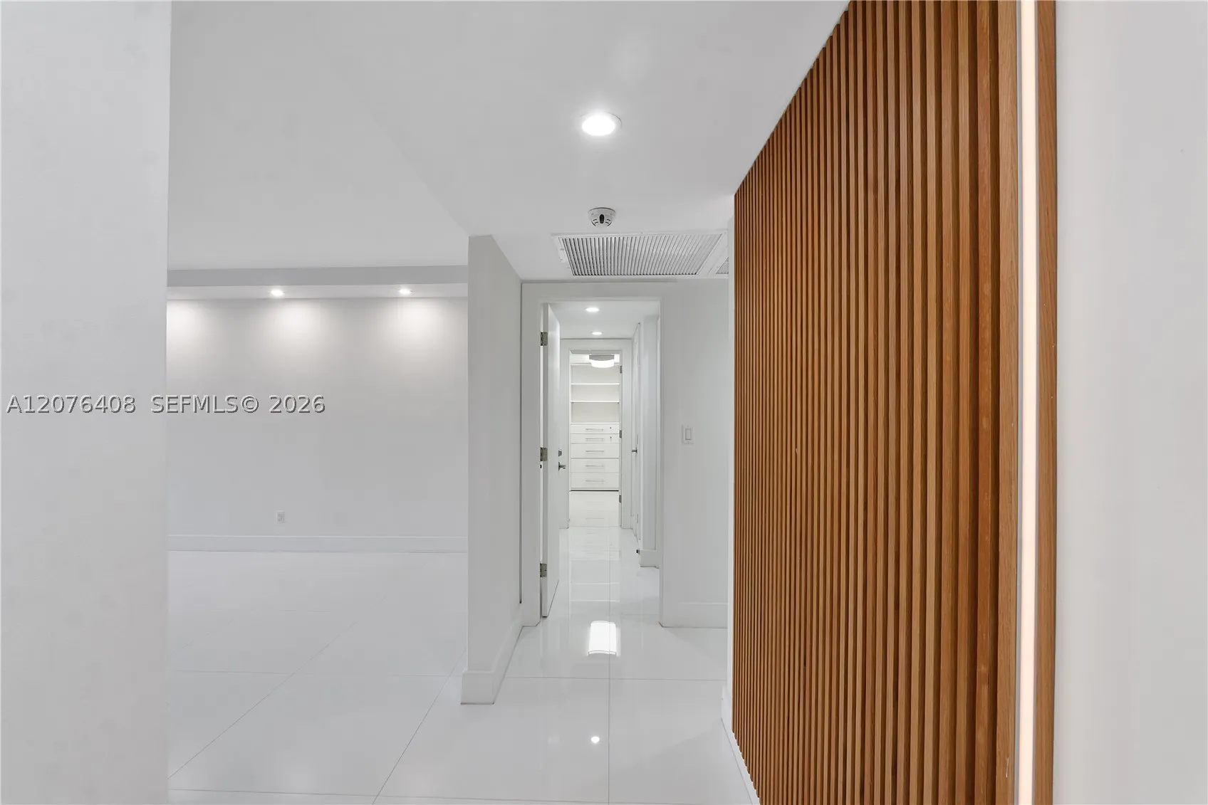 90 Edgewater Dr #104