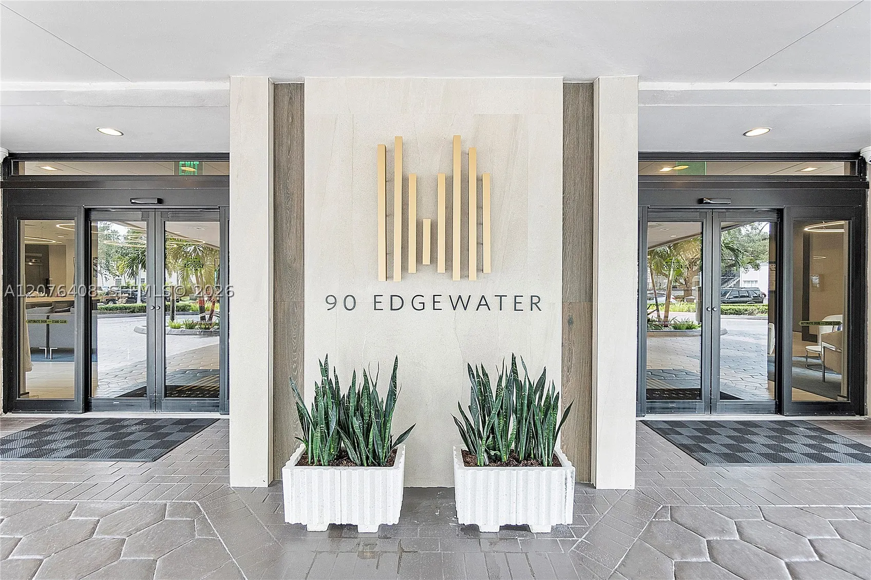 90 Edgewater Dr #104