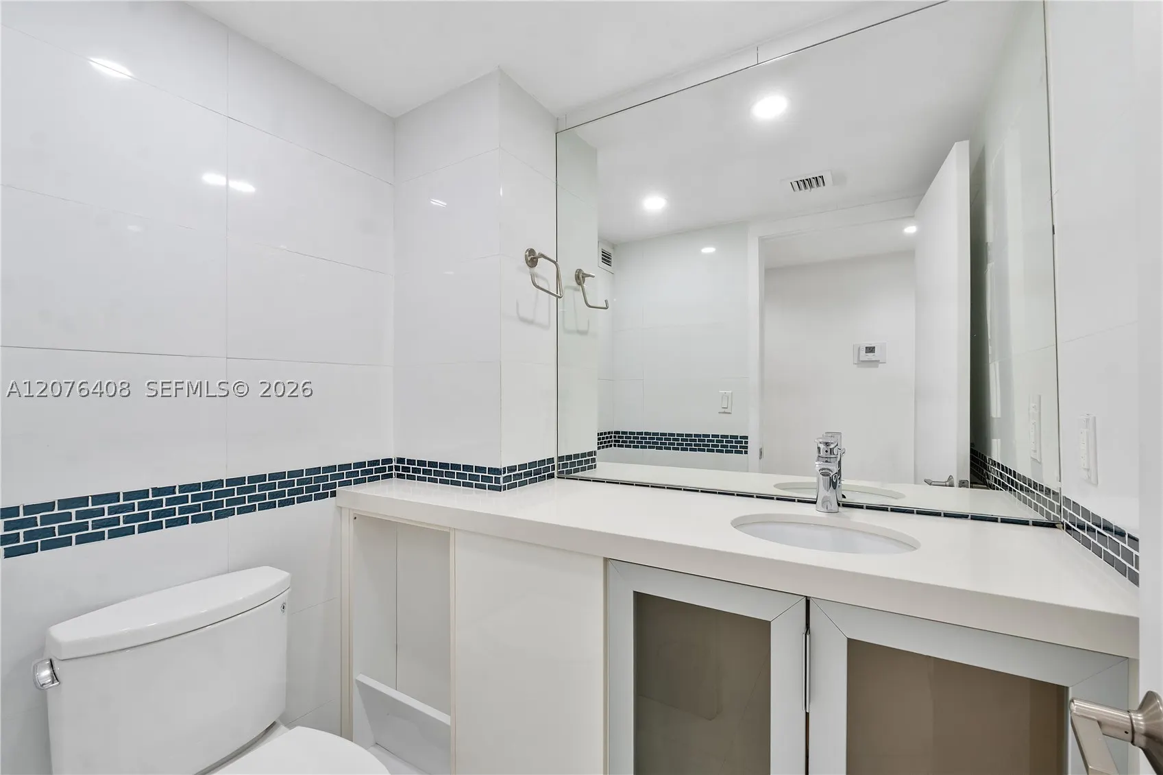 90 Edgewater Dr #104