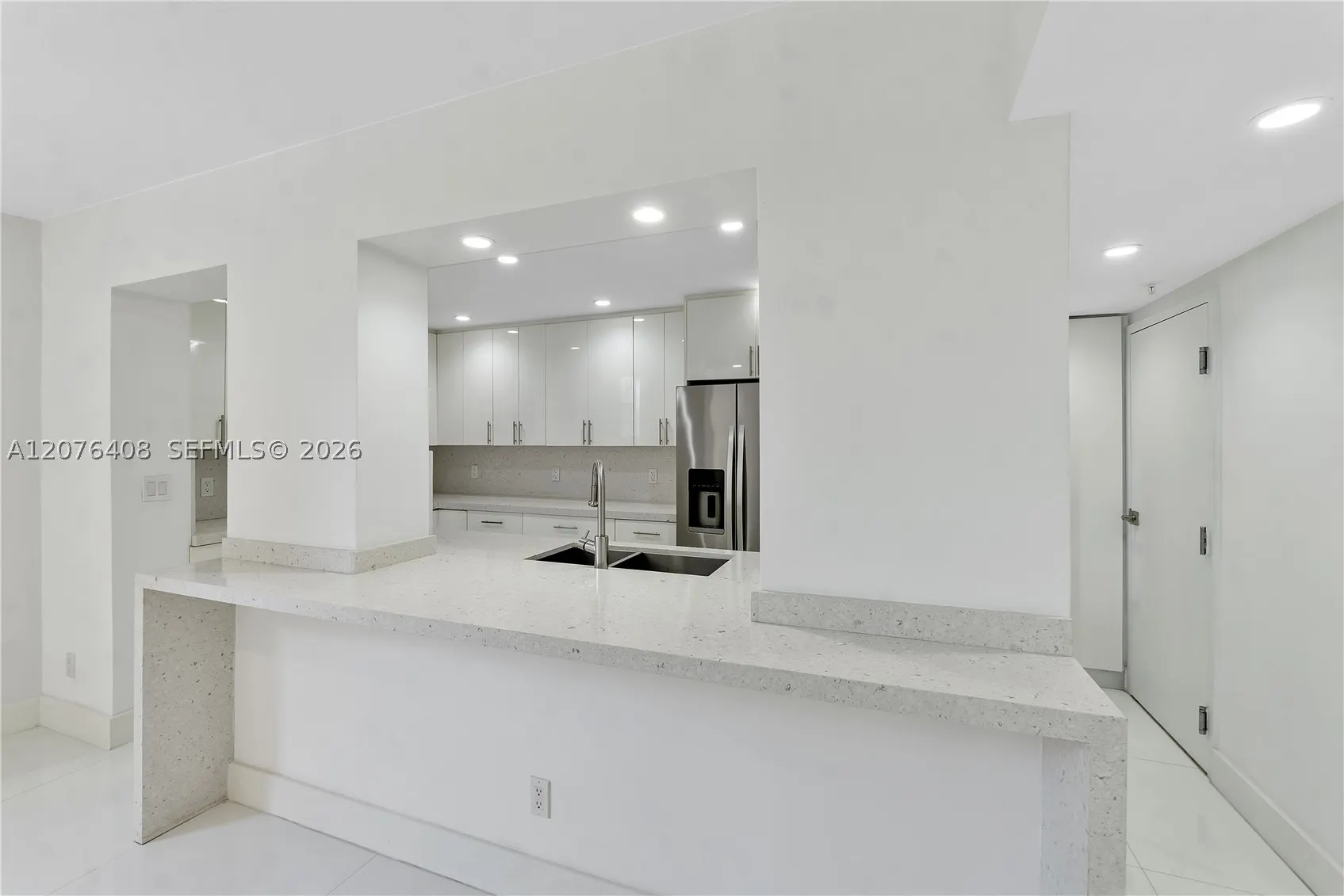 90 Edgewater Dr #104