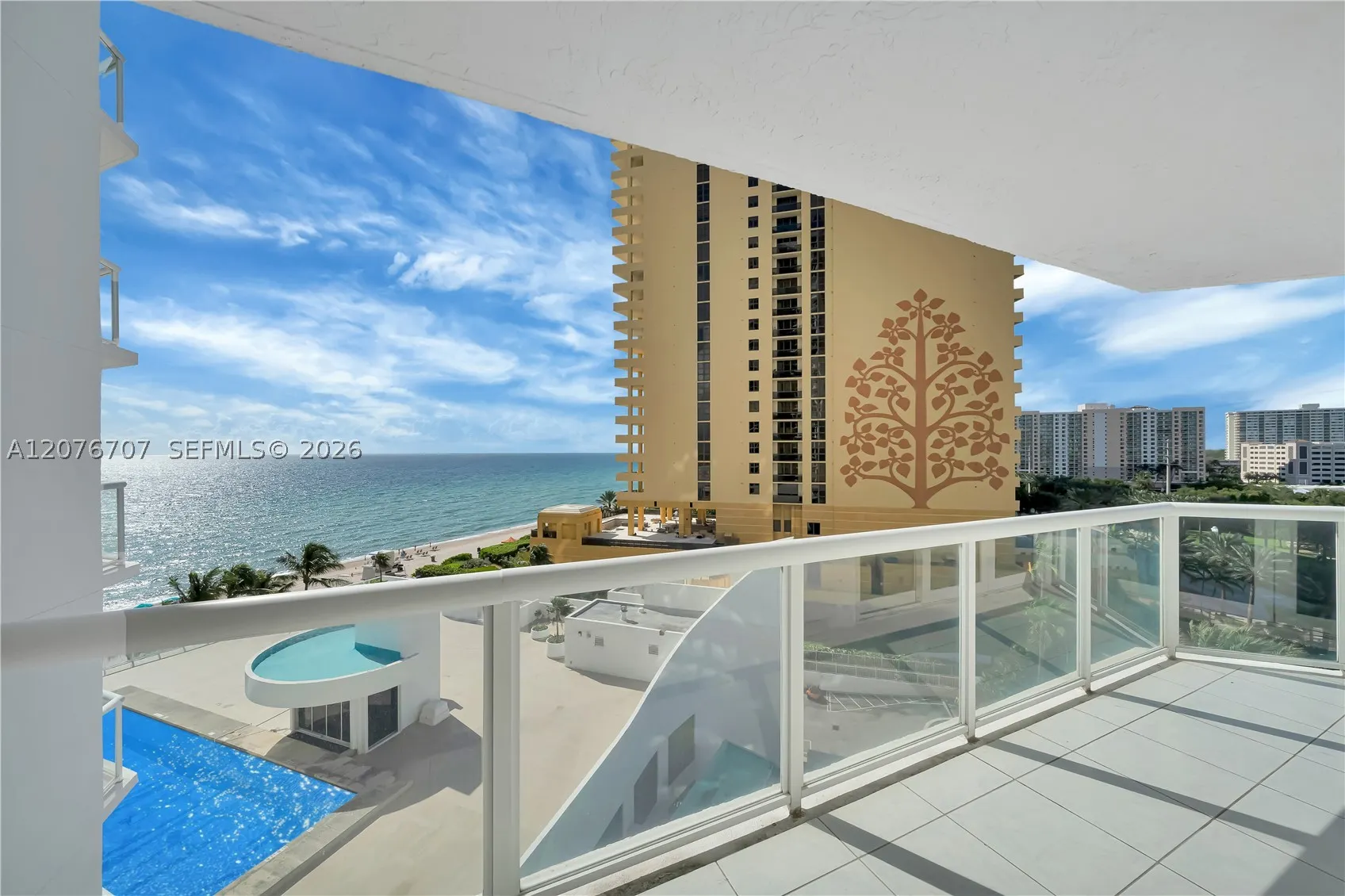 16425 Collins Ave #712