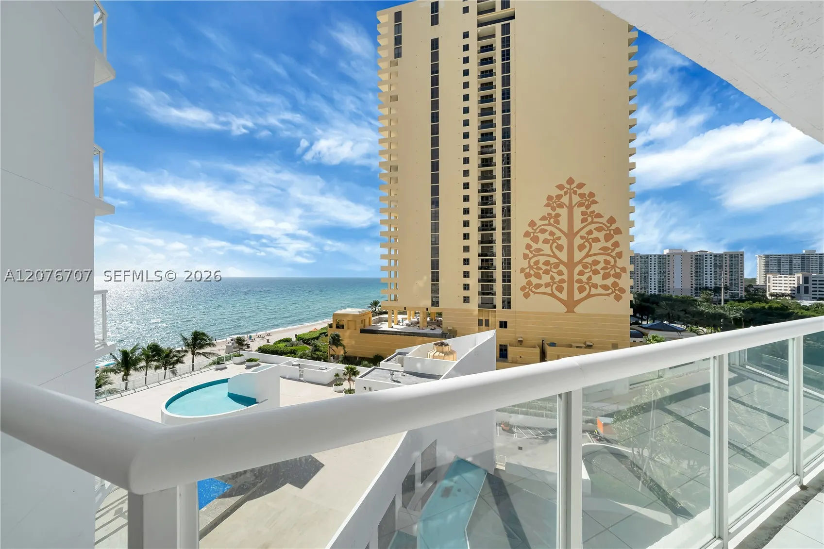 16425 Collins Ave #712