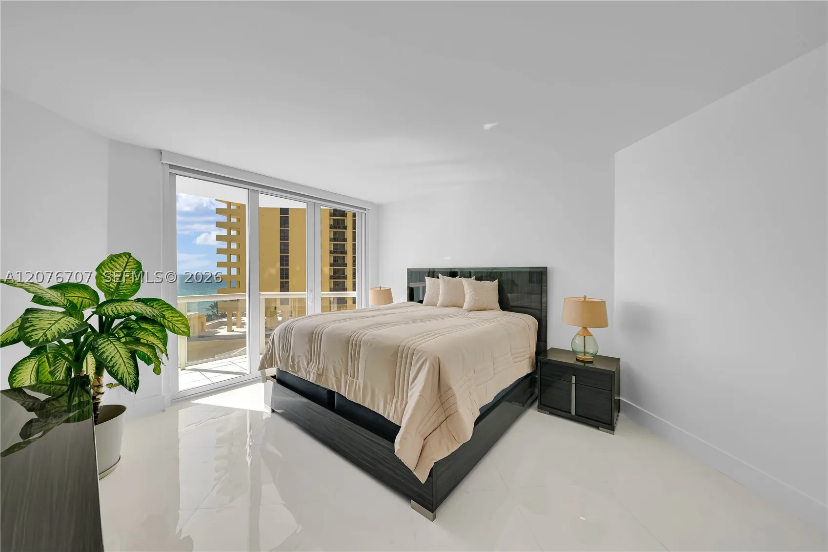 16425 Collins Ave #712
