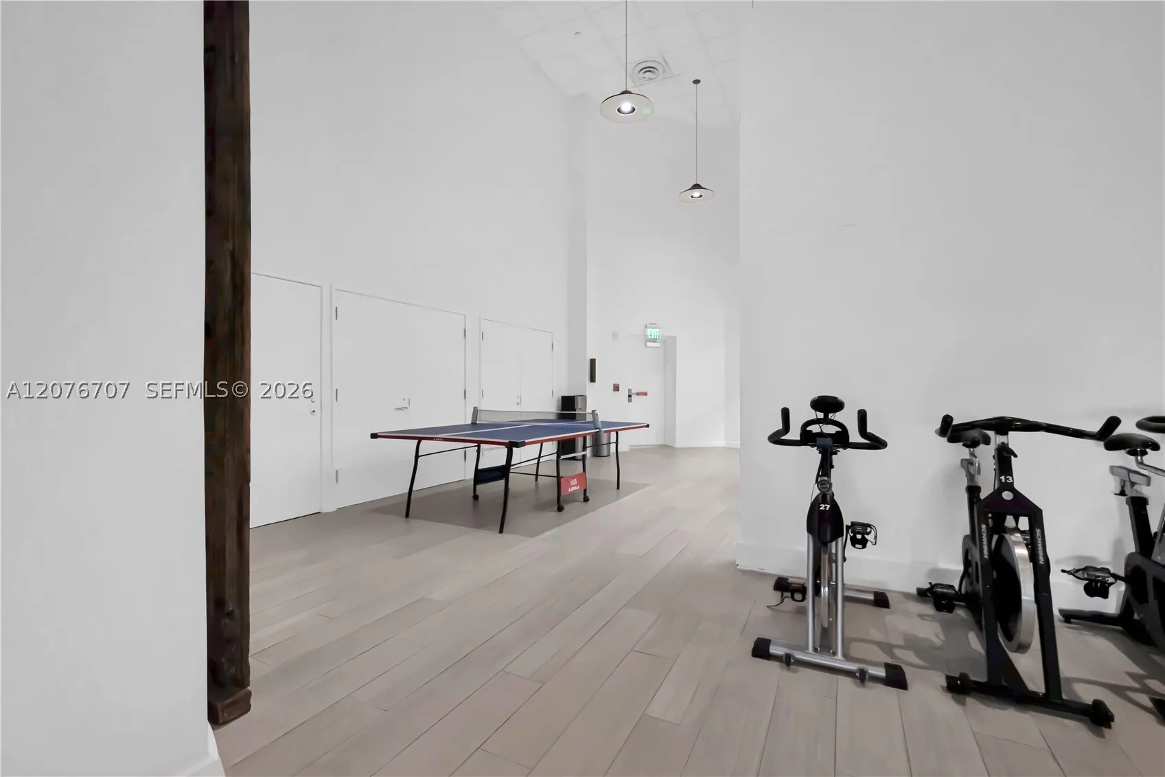 16425 Collins Ave #712