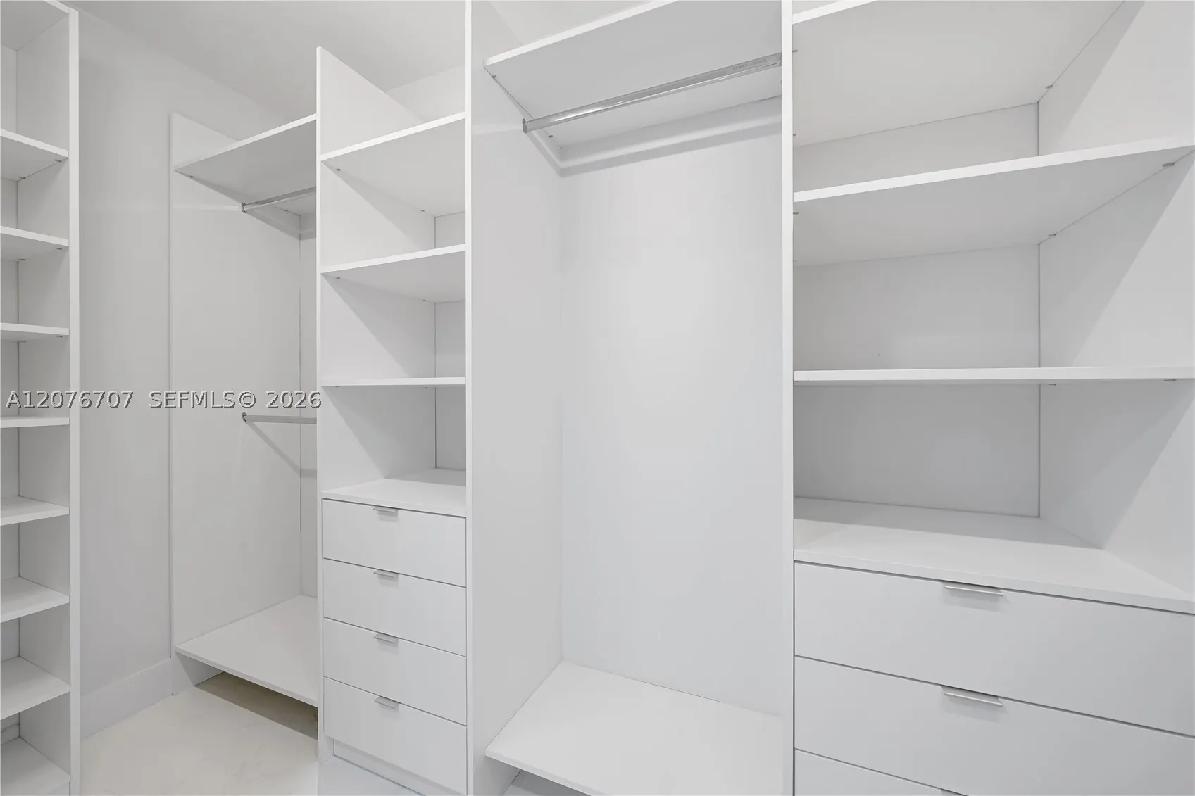 16425 Collins Ave #712