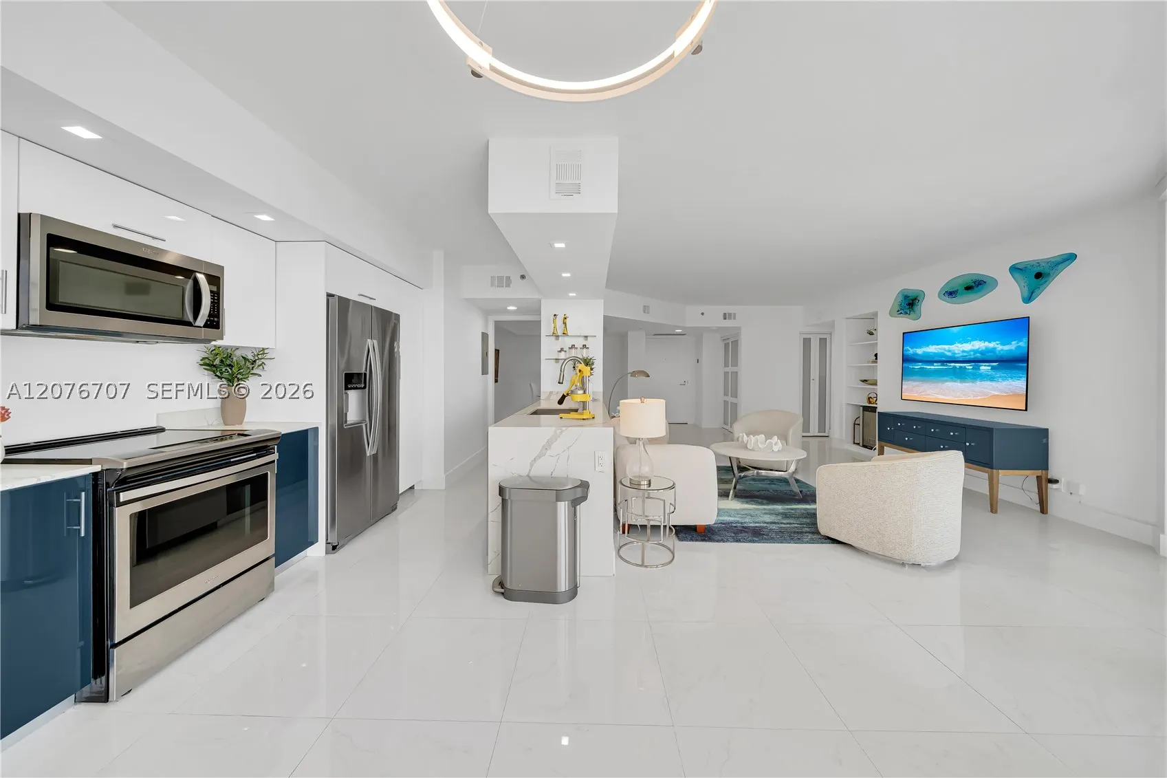 16425 Collins Ave #712