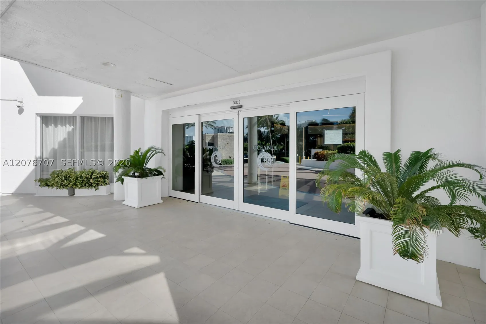 16425 Collins Ave #712