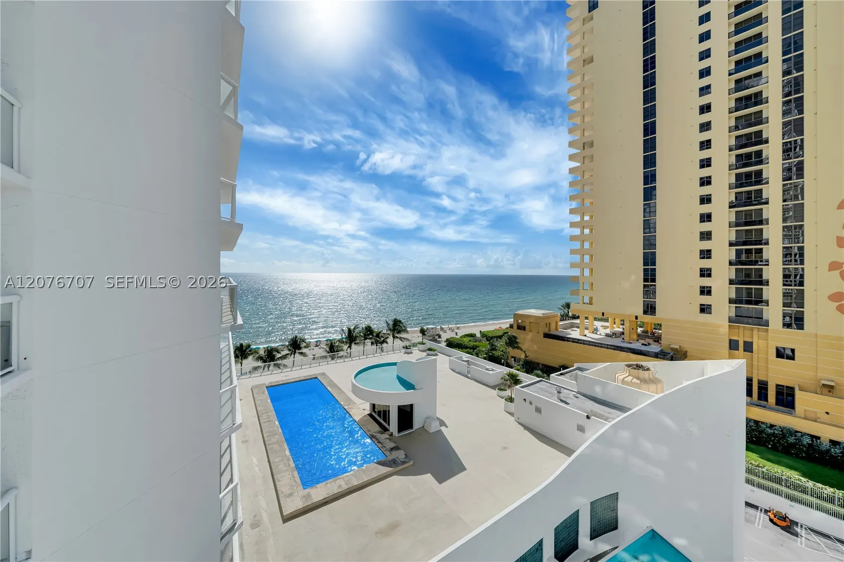 16425 Collins Ave #712