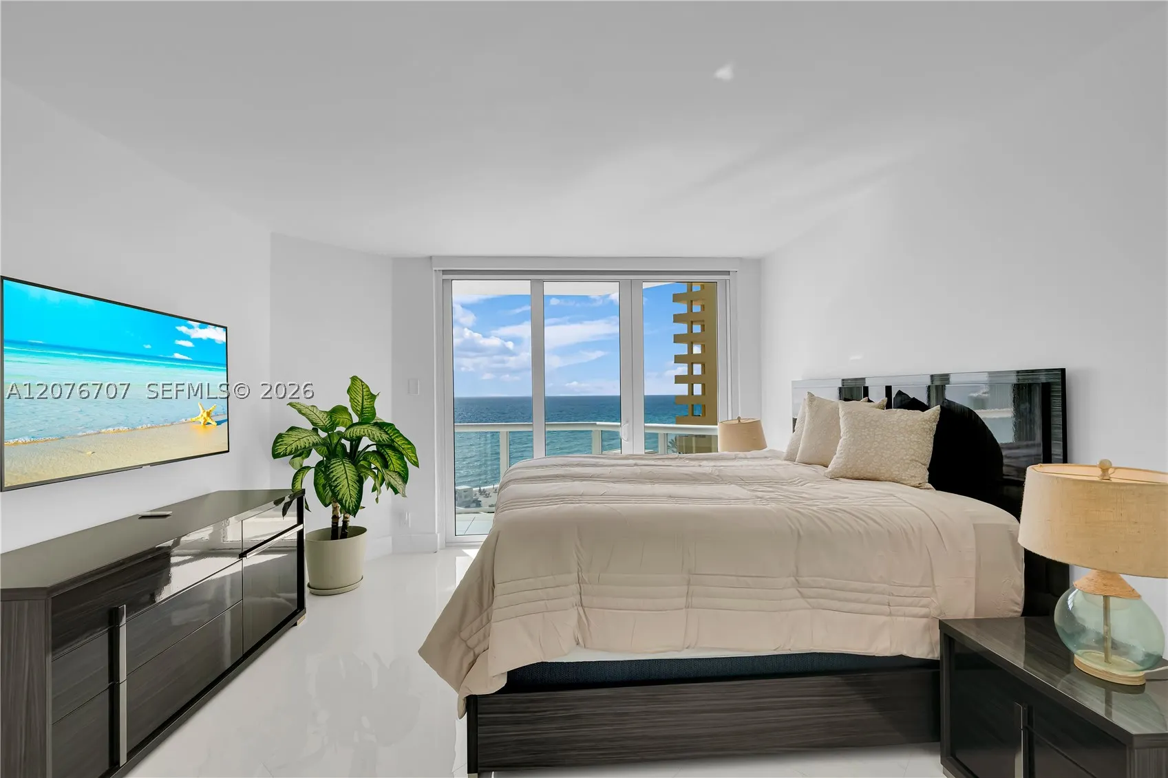 16425 Collins Ave #712