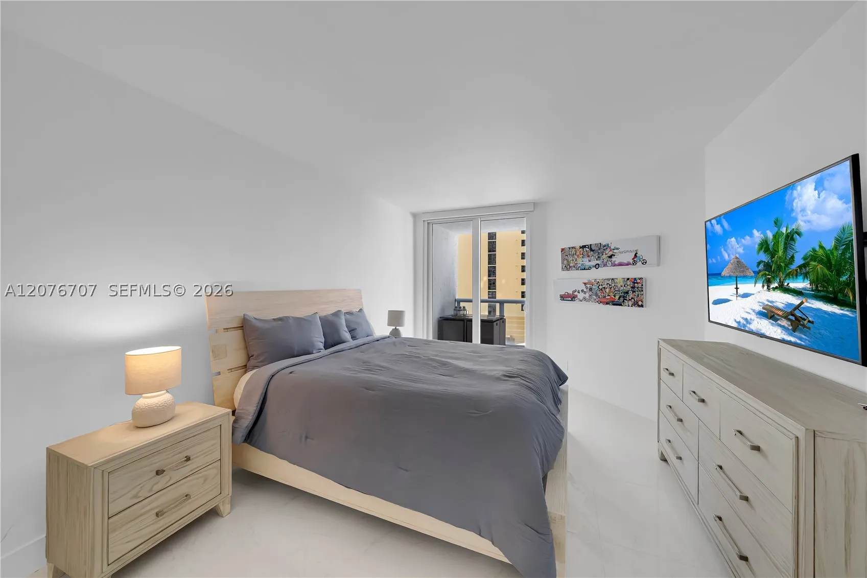 16425 Collins Ave #712