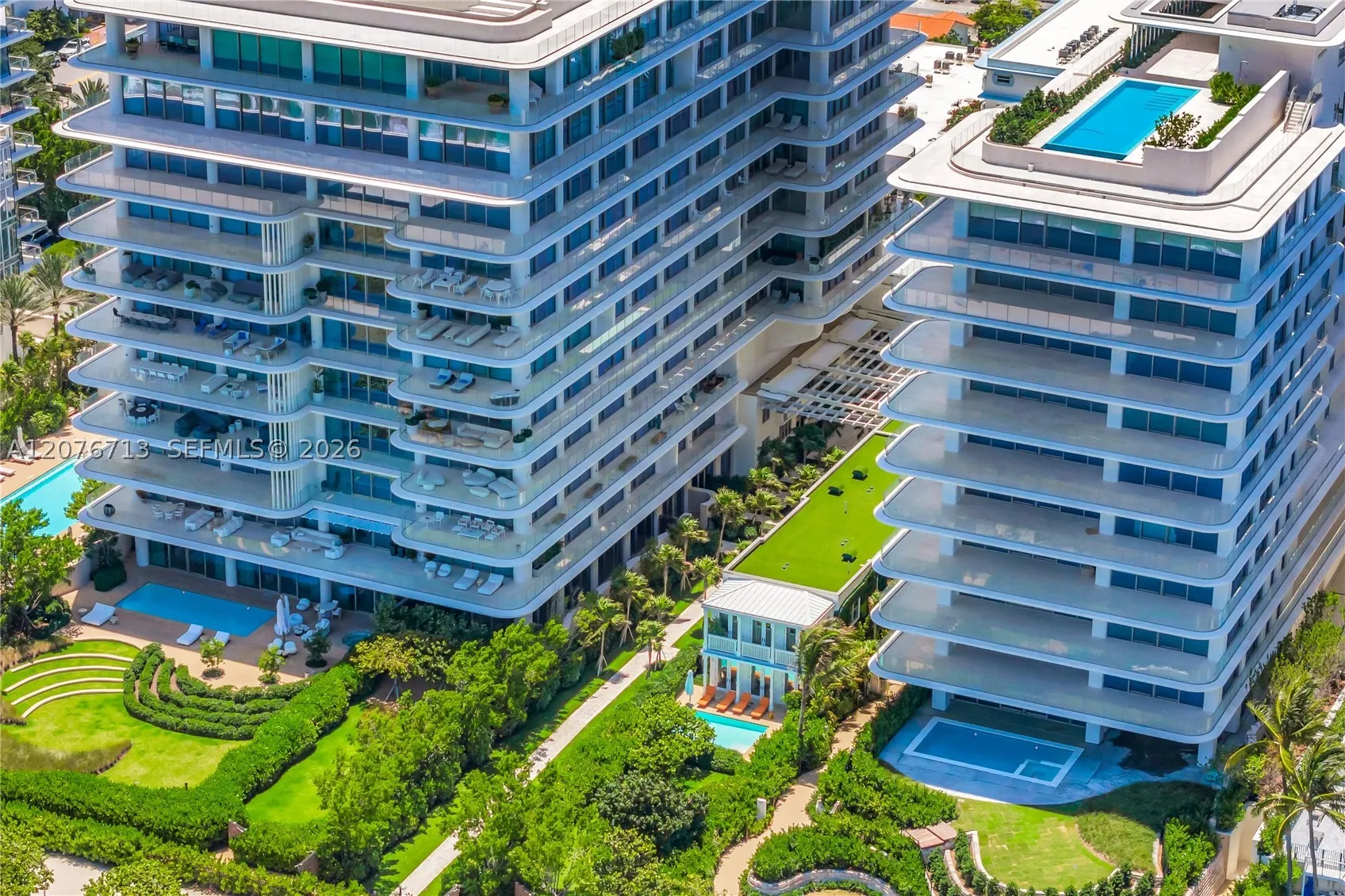 9165 Collins Ave #701