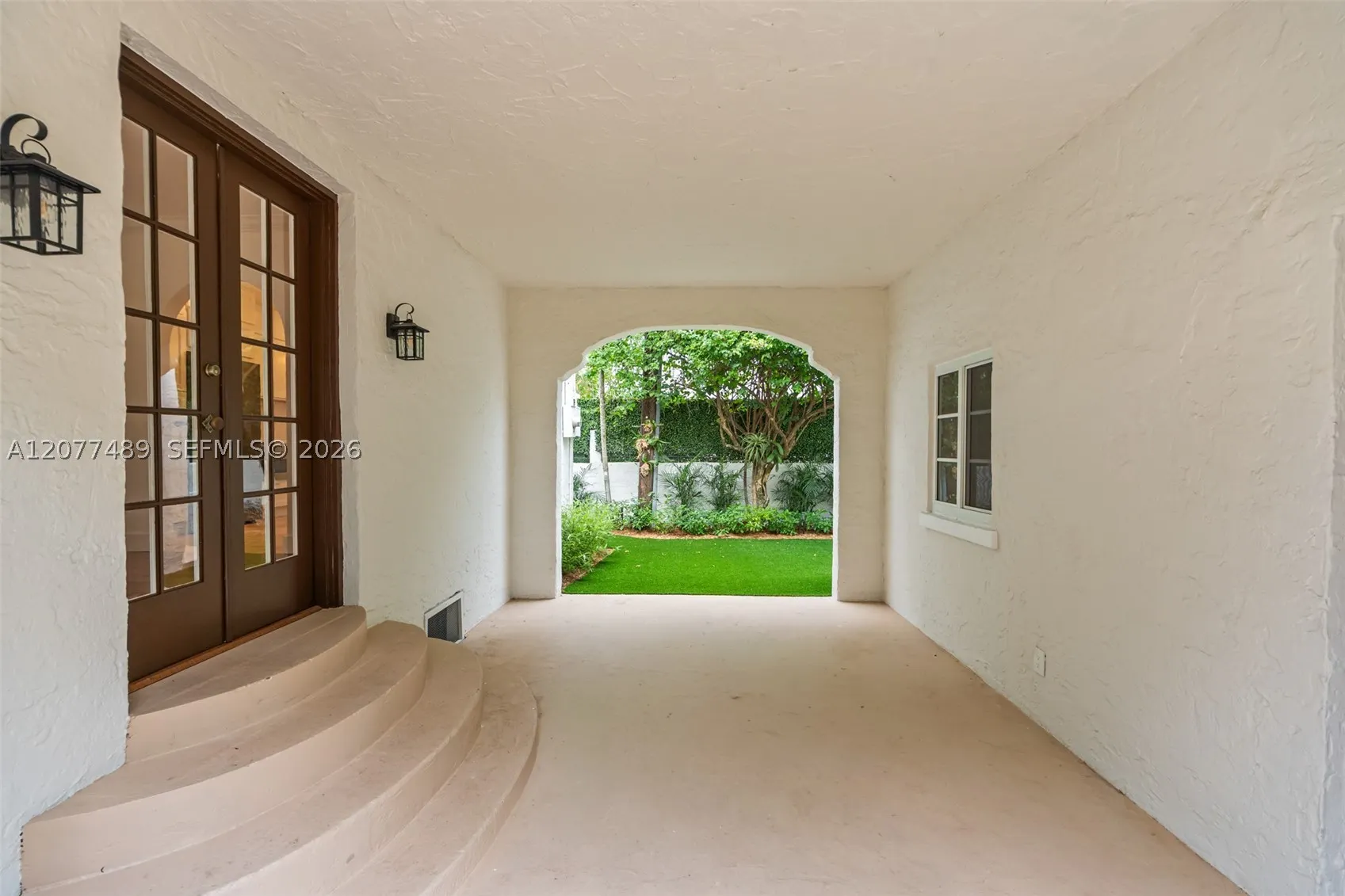 1202 Granada Blvd