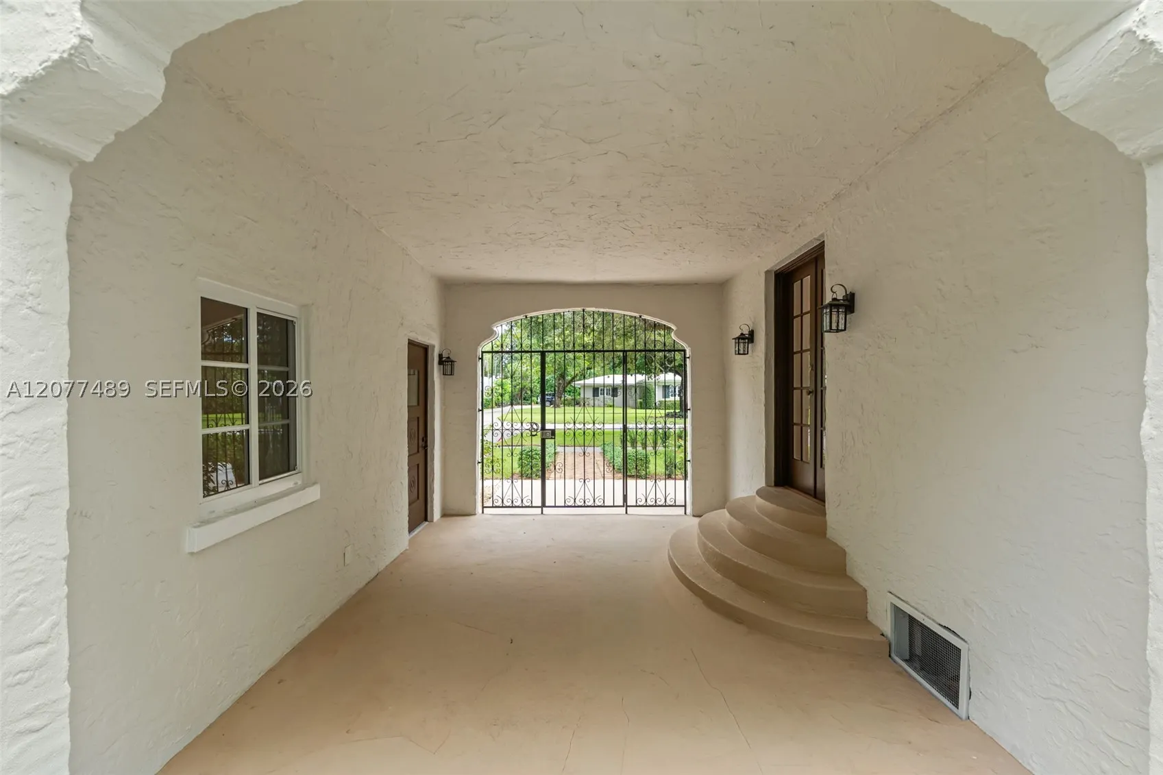 1202 Granada Blvd