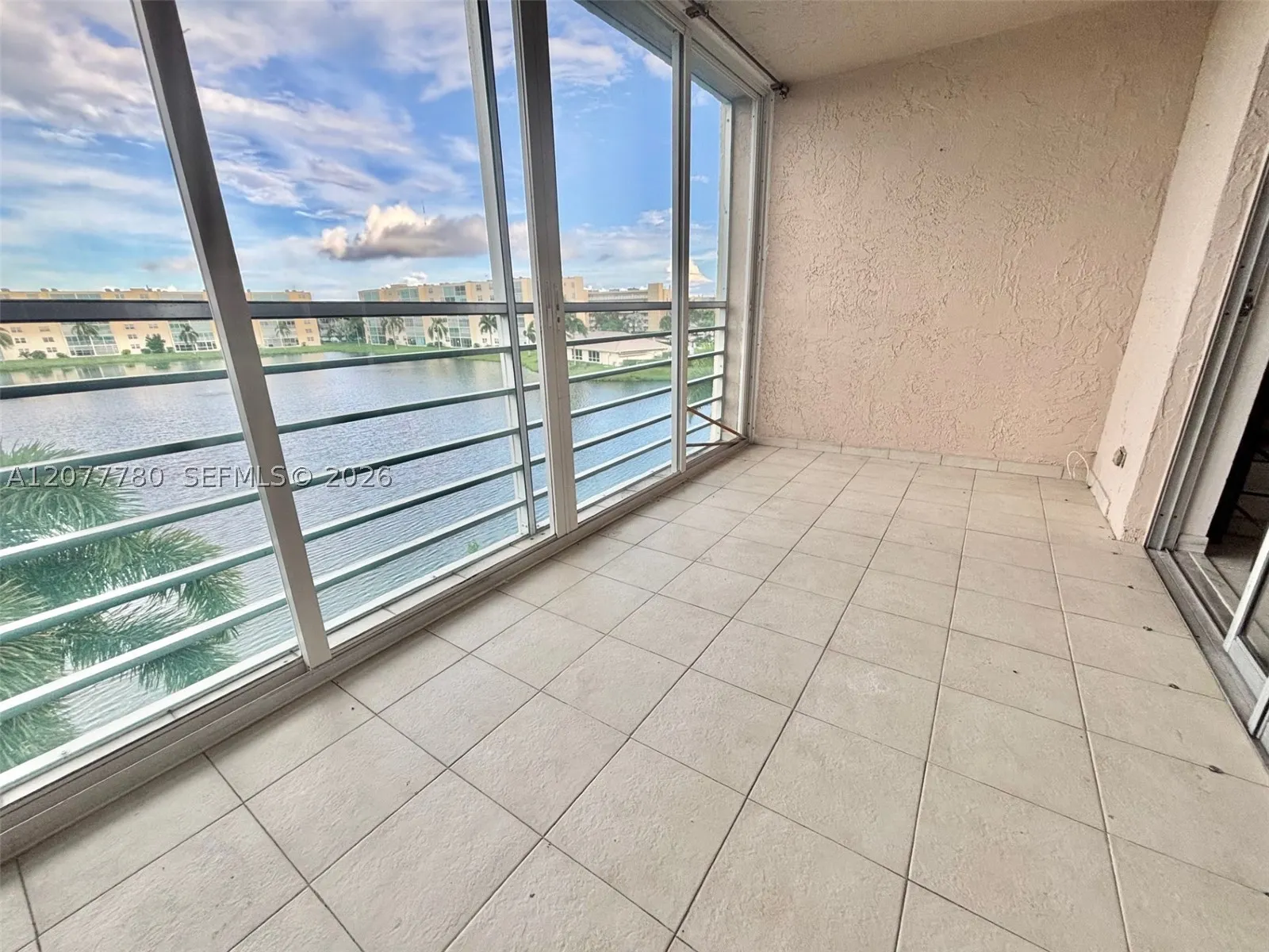 141 SE 3rd Ave #402
