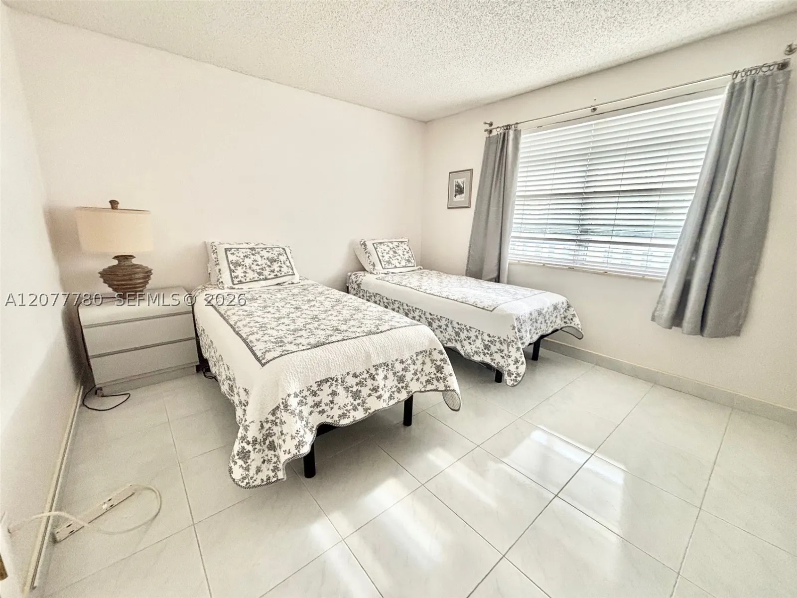 141 SE 3rd Ave #402