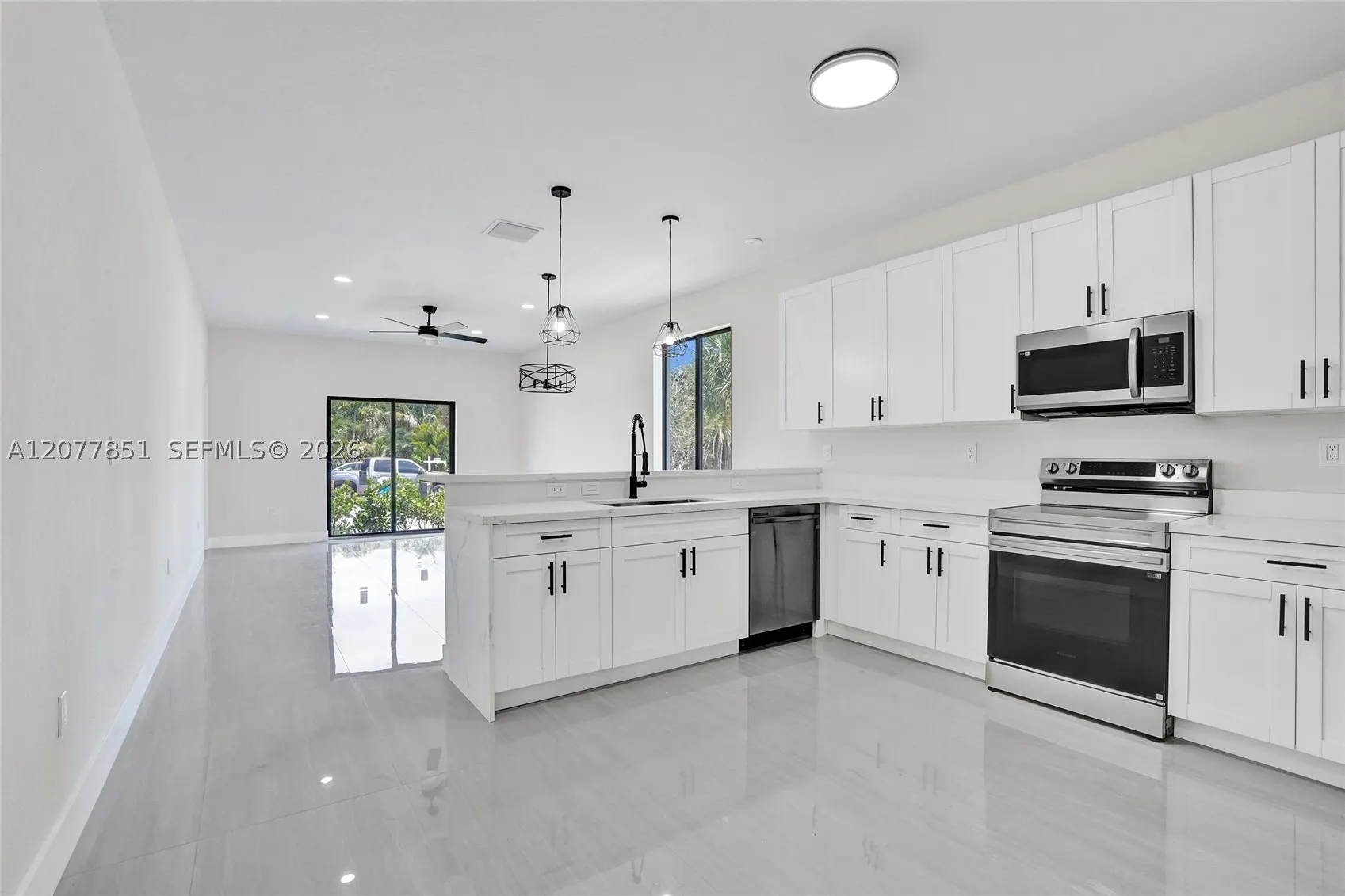599 SW 12th Ave
