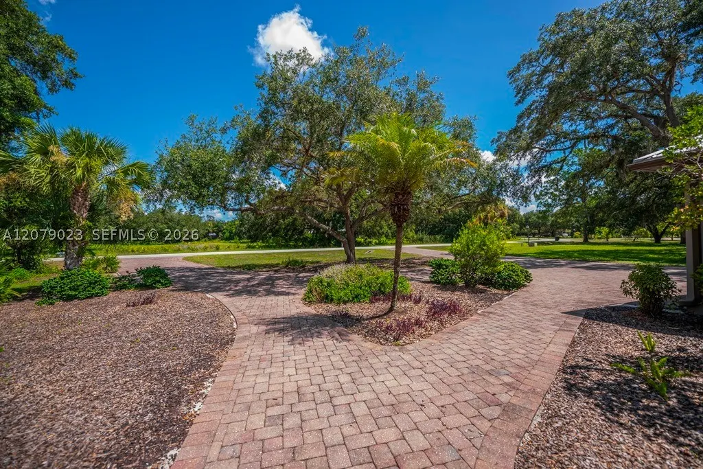 4033 Oak Haven Dr.