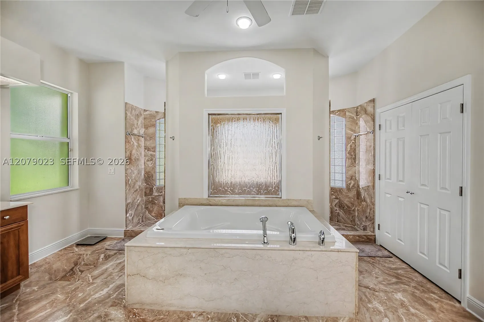 4033 Oak Haven Dr.