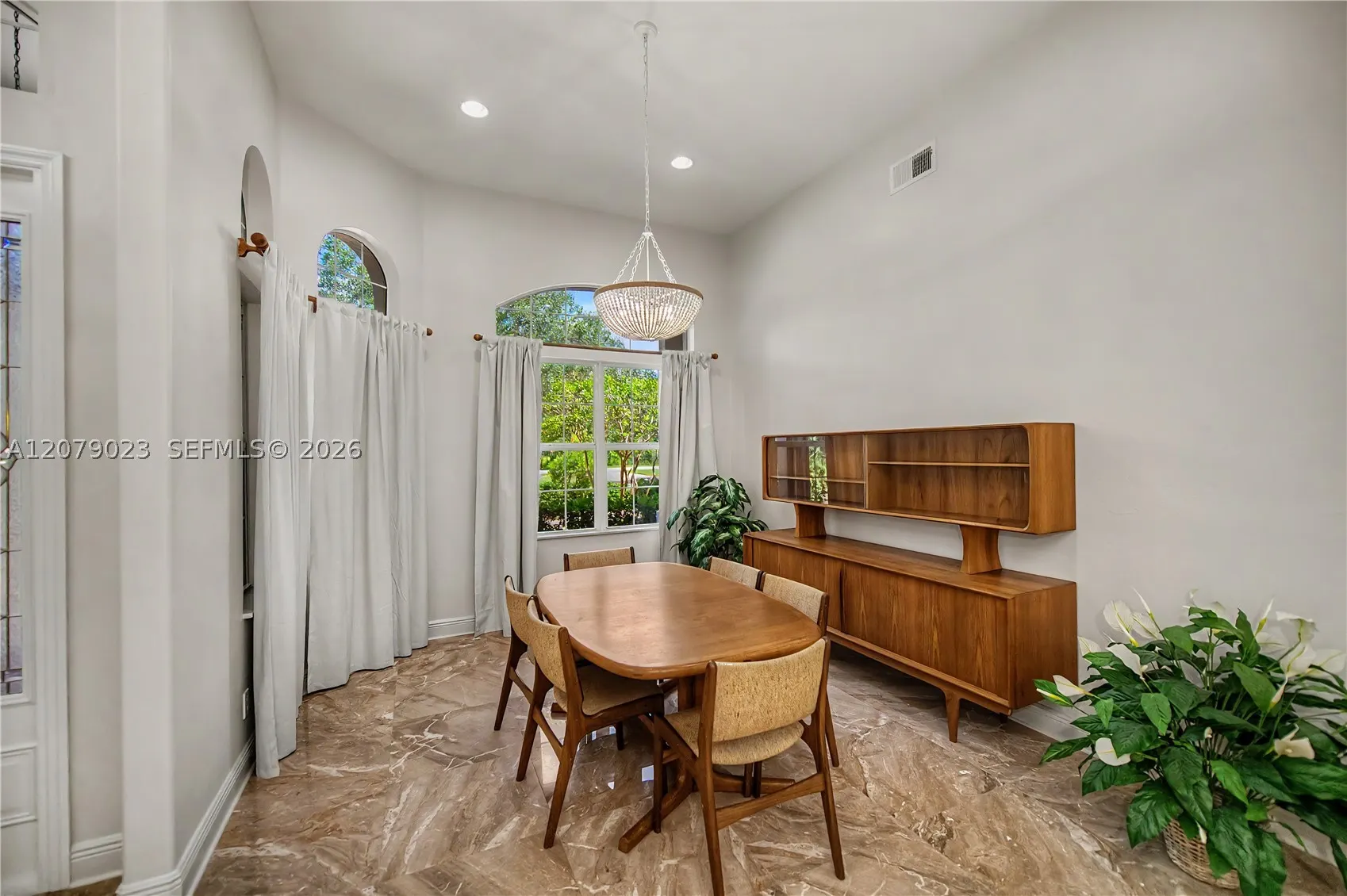 4033 Oak Haven Dr.