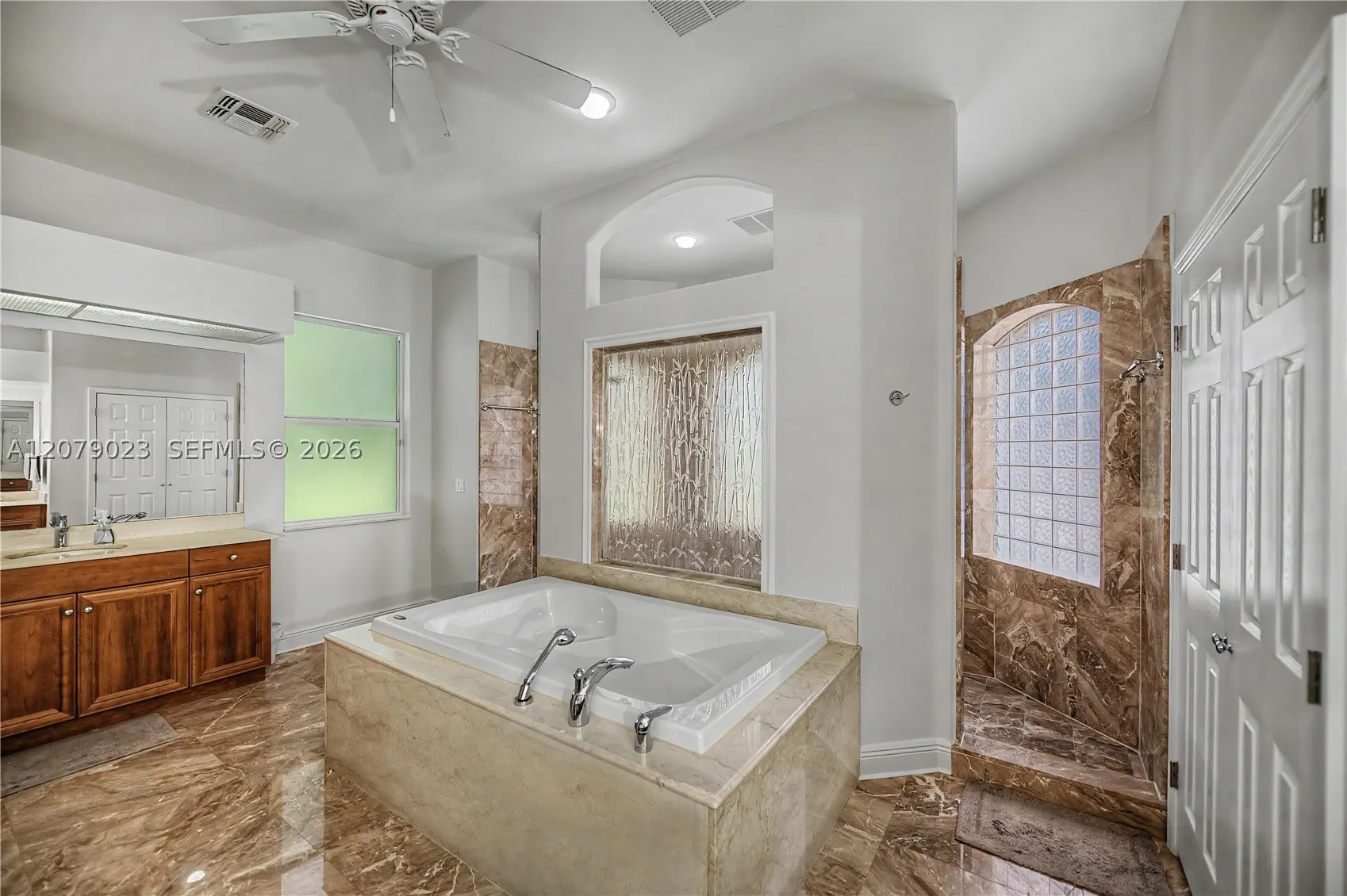 4033 Oak Haven Dr.