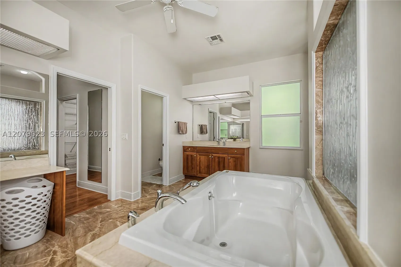 4033 Oak Haven Dr.