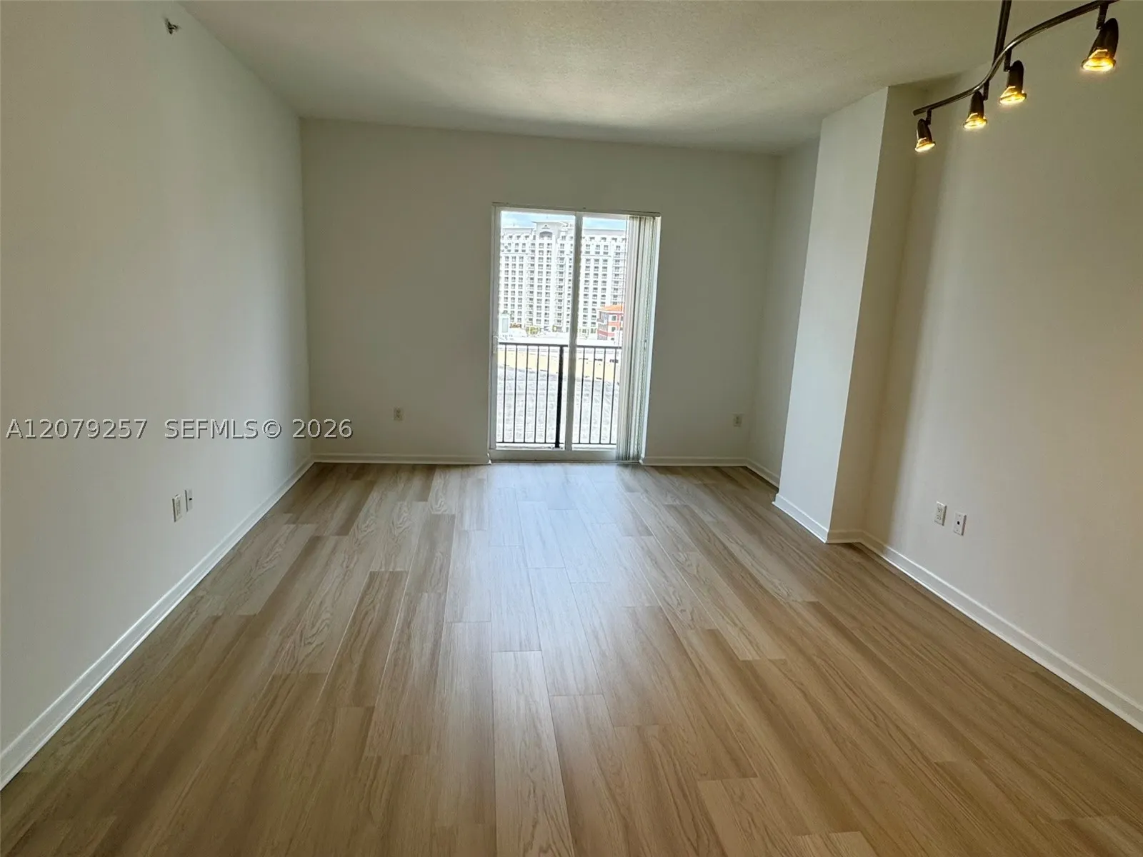 10 Aragon Ave #1008