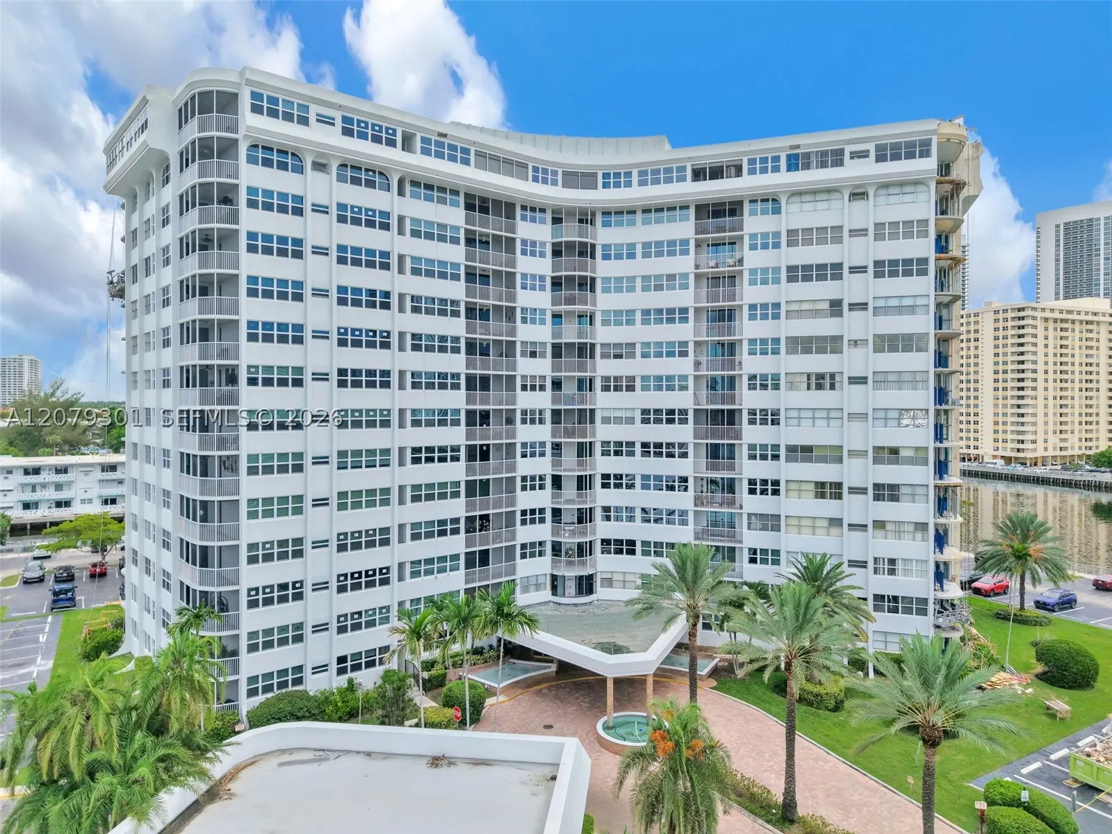 100 Golden Isles Dr #109