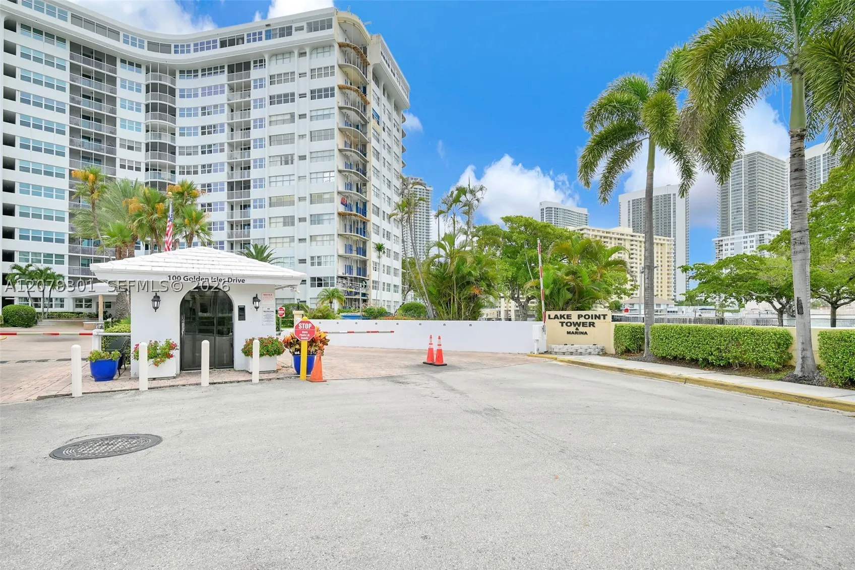 100 Golden Isles Dr #109