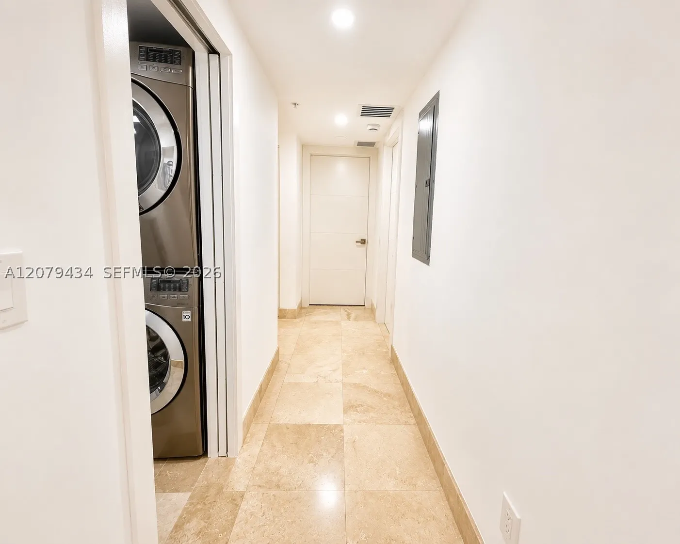 101 Sidonia Ave #205