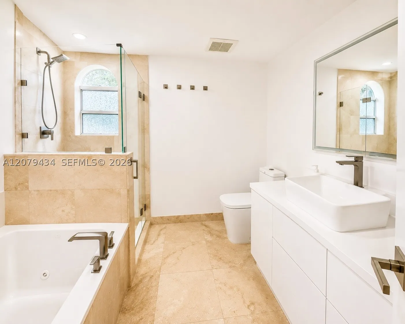 101 Sidonia Ave #205