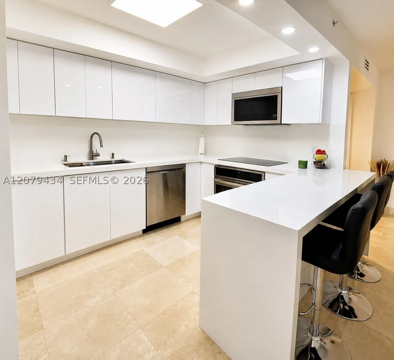 101 Sidonia Ave #205