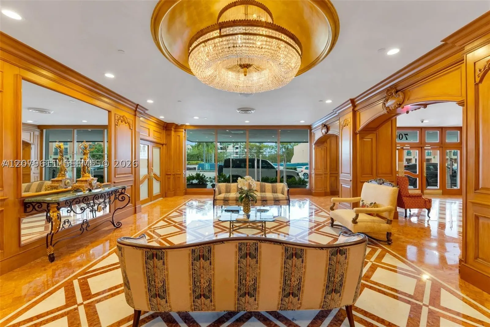 700 Biltmore Way #504