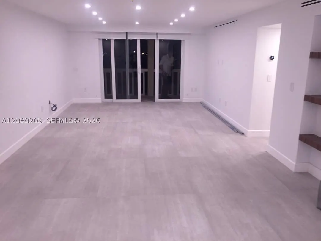 9801 Collins Ave #12Q