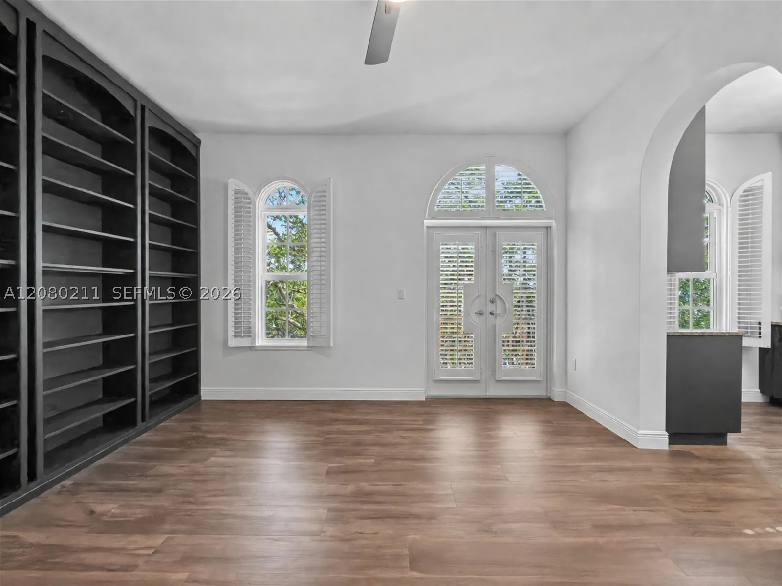 111 Edgewater Dr #3B
