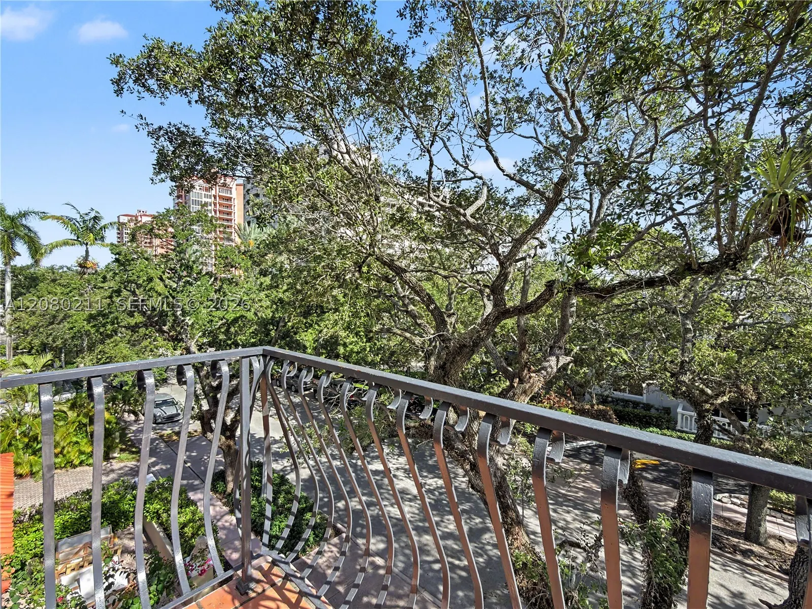 111 Edgewater Dr #3B