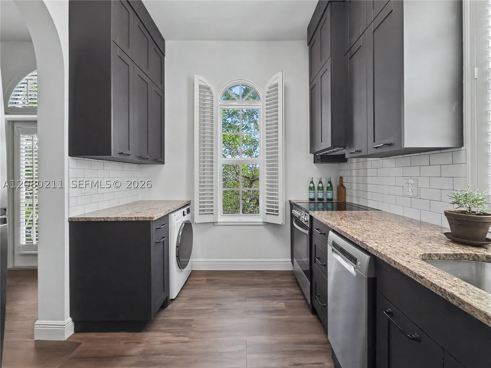 111 Edgewater Dr #3B